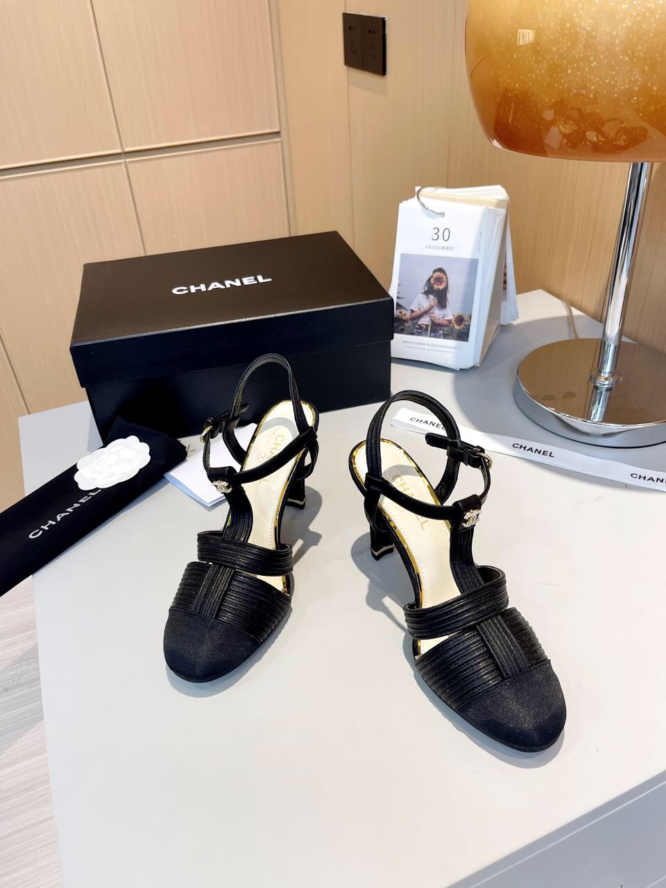 2023 ssCHANEL/CHANEL A principios de primavera Nueva serie High Medium Low Top está fuera de las gra