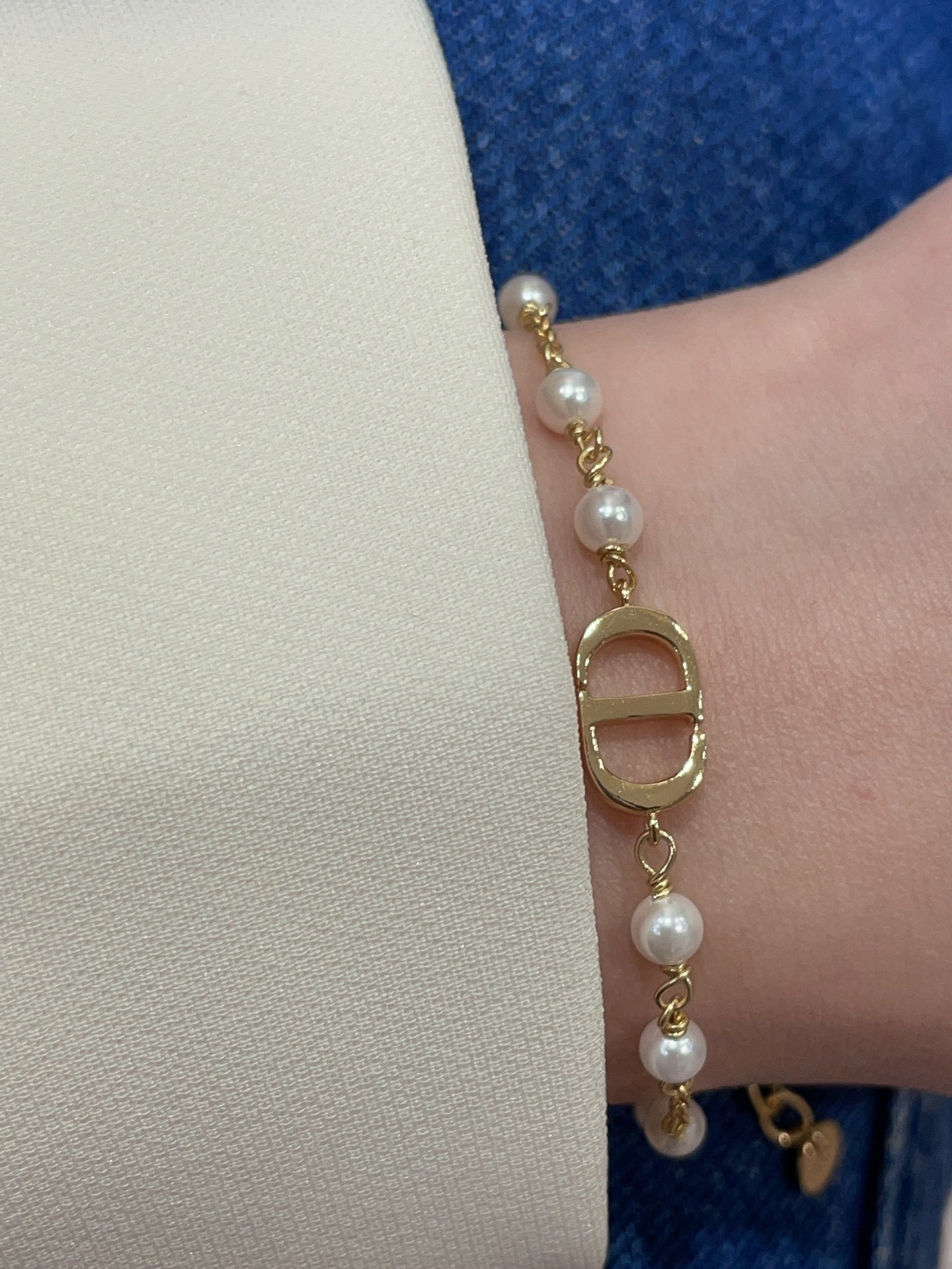 NO:359549,Buy yb new Petit CD letters small pearl gold bracelet thin chain with small pearls exquisite and gentle. Whoever wears is a fairy? Daily commuting and dates, Dior bracelet, dior, bracelet19860909今日到货购入yb 新款Petit CD字母小珍珠金色手链 细细的链条搭配小珍珠 精致又温柔 谁戴谁是仙女 日常通勤约会都,Dior手链,dior,bracelet,Jewelry
