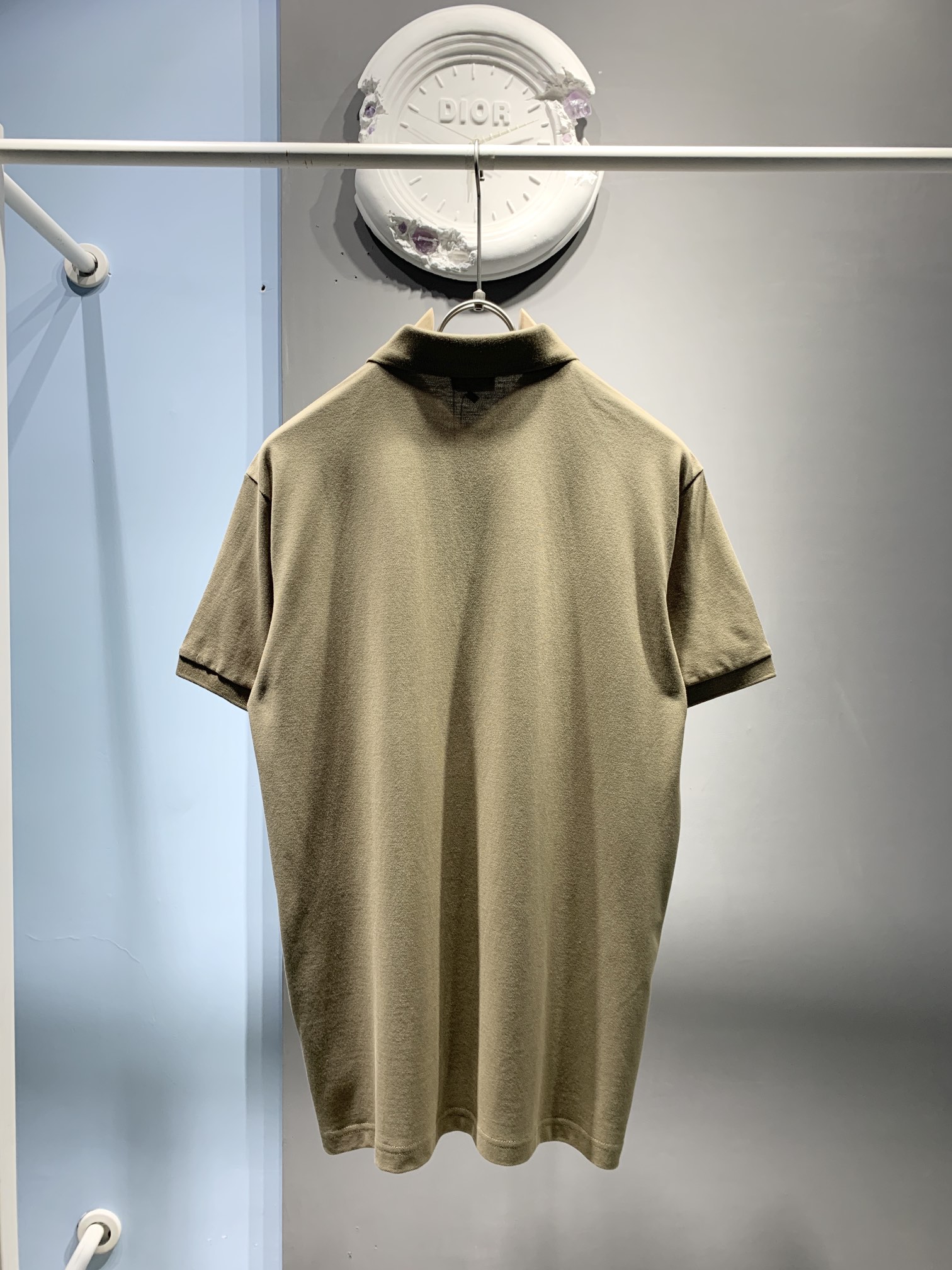 新色出货！！Dior珠地Polo衫采用棉质珠地面料精心制作胸前饰以本色“CDIcon”标志刺绣常规裁剪尽
