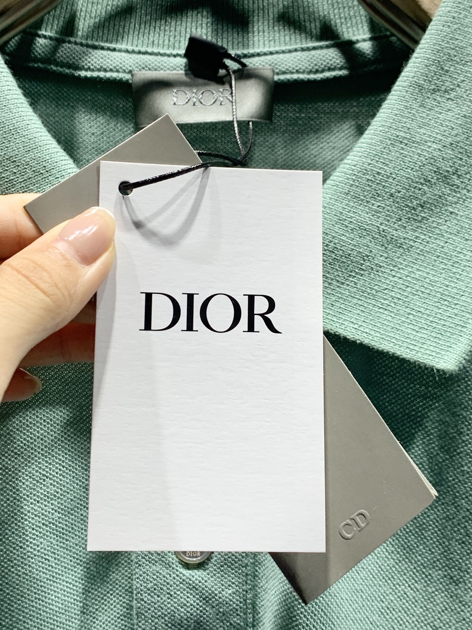 新色出货！！Dior珠地Polo衫采用棉质珠地面料精心制作胸前饰以本色“CDIcon”标志刺绣常规裁剪尽