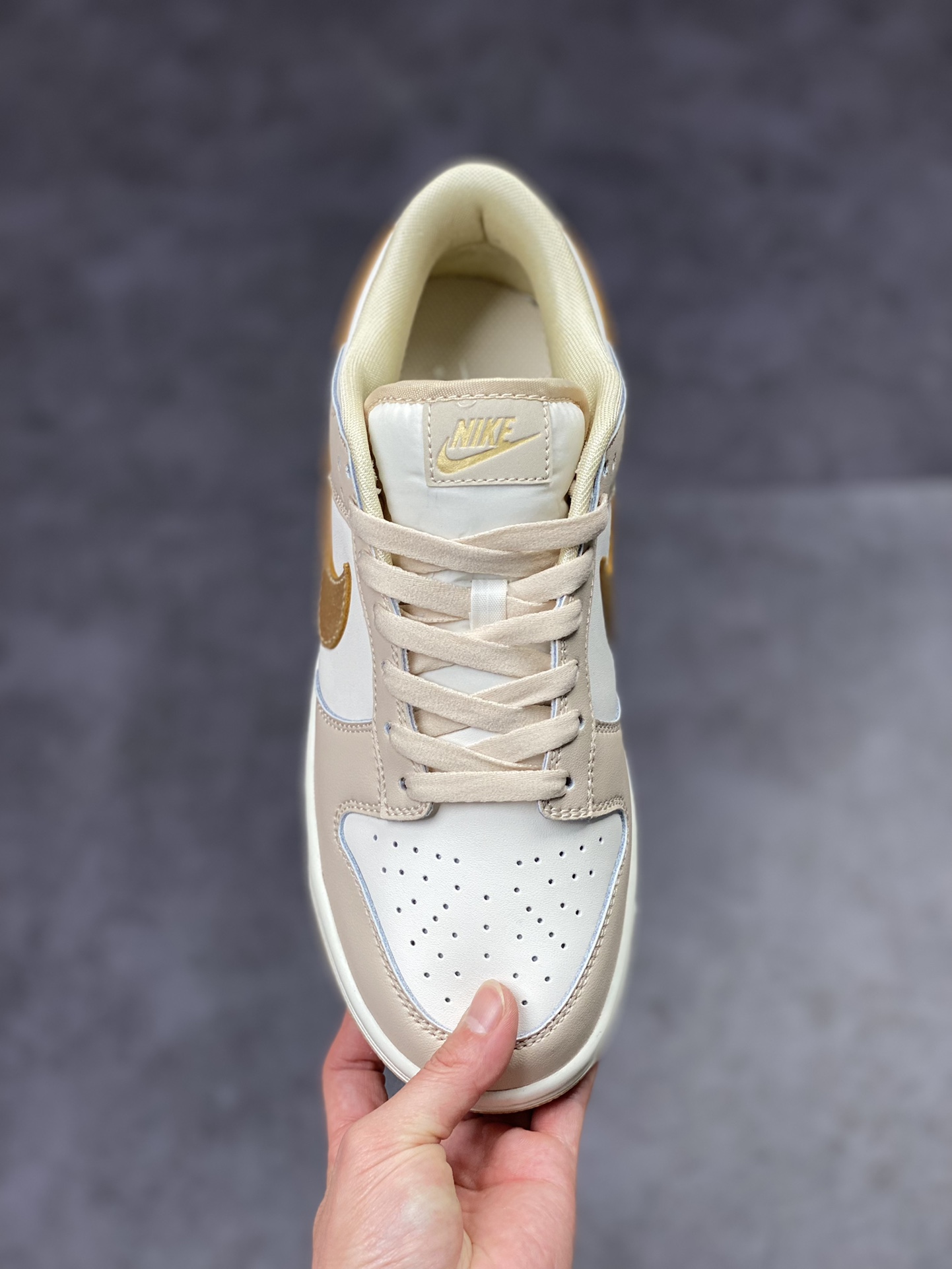 300 Nike SB Dunk Low 杏白金钩 DX5930-001