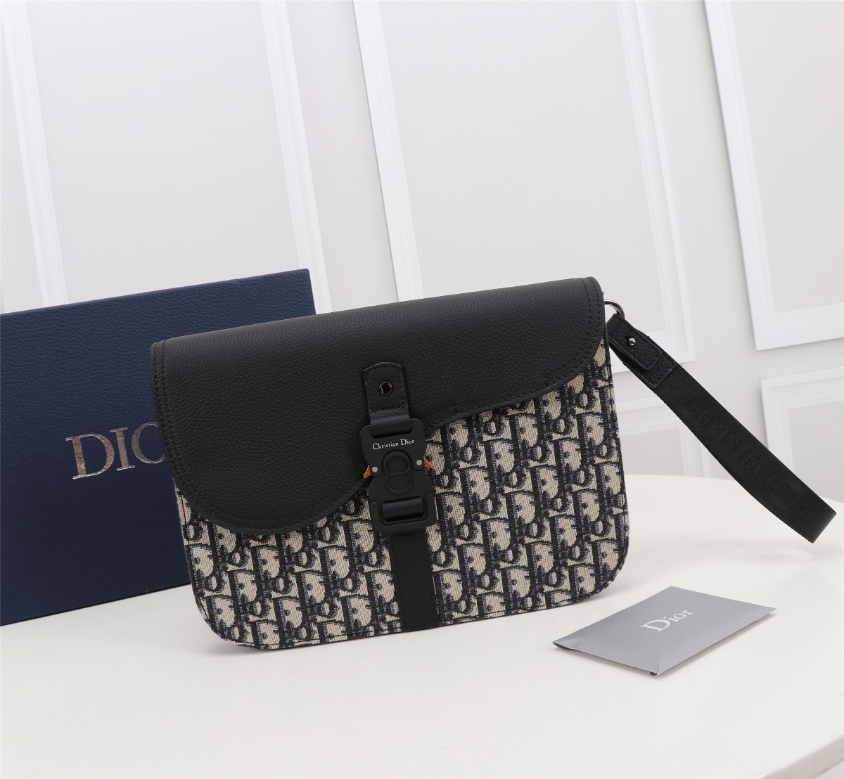Disponible en tienda oficial, calidad original. Modelo: 2ADCA442 [tejido jacquard albaricoque] Negro. Tejido con estamp…