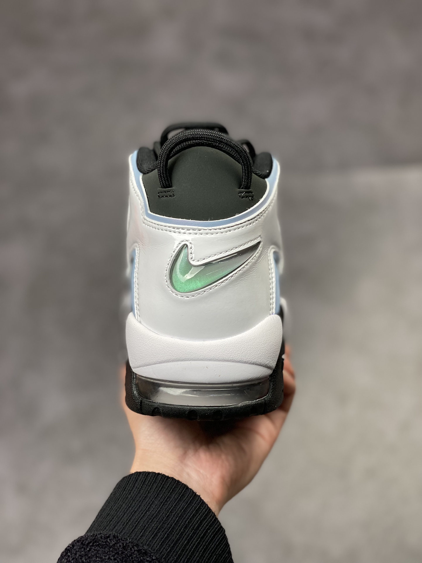 260 Air More Uptempo 漆皮黑白 DV0819-001