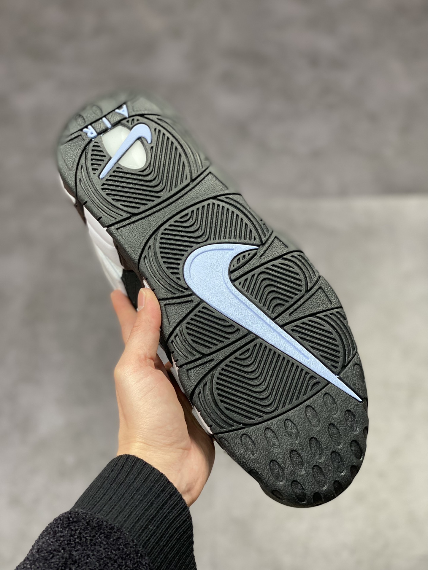 260 Air More Uptempo 漆皮黑白 DV0819-001