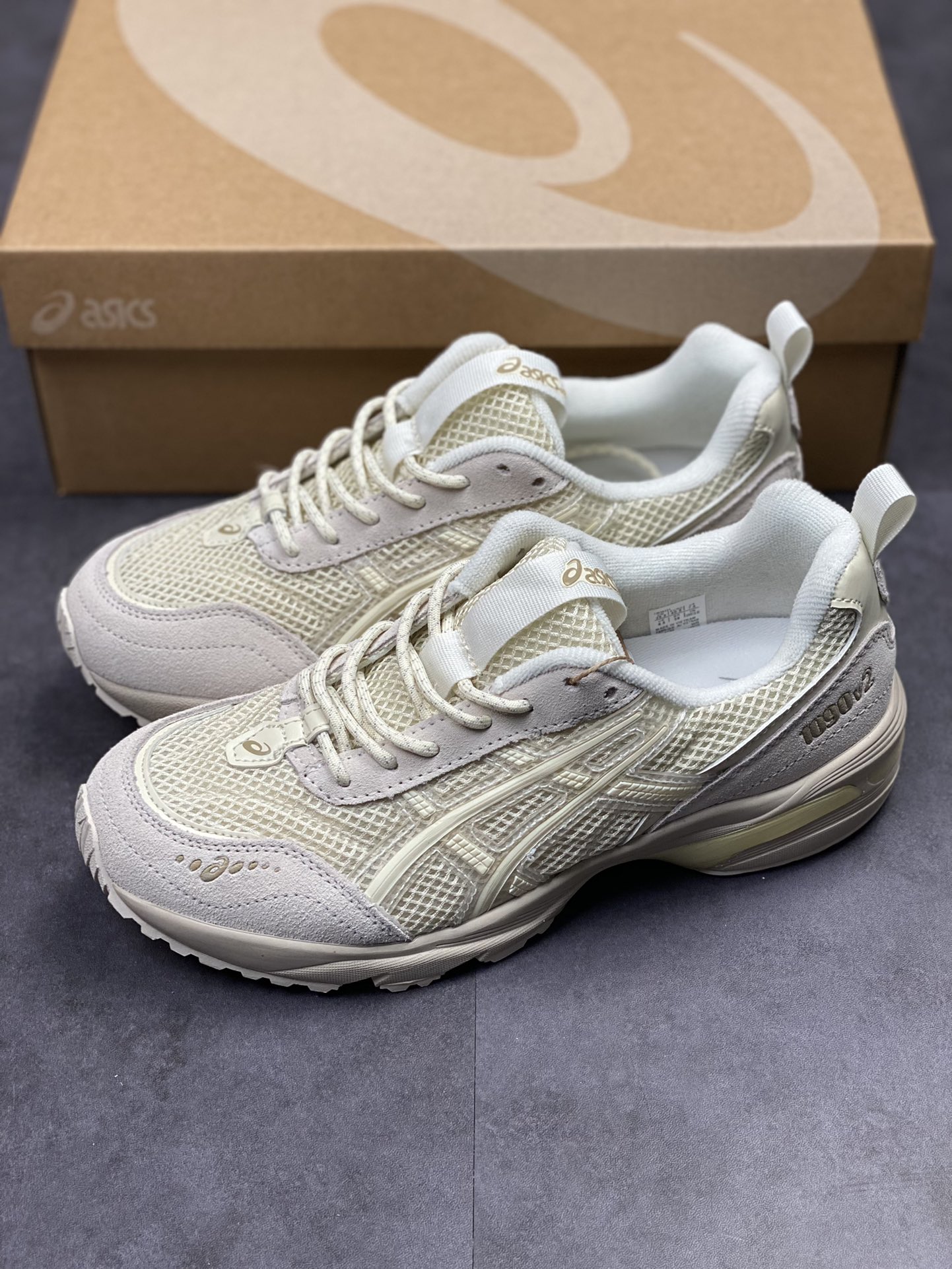 /ASICS Tiger GEL-1090V2 series 1203A224-100