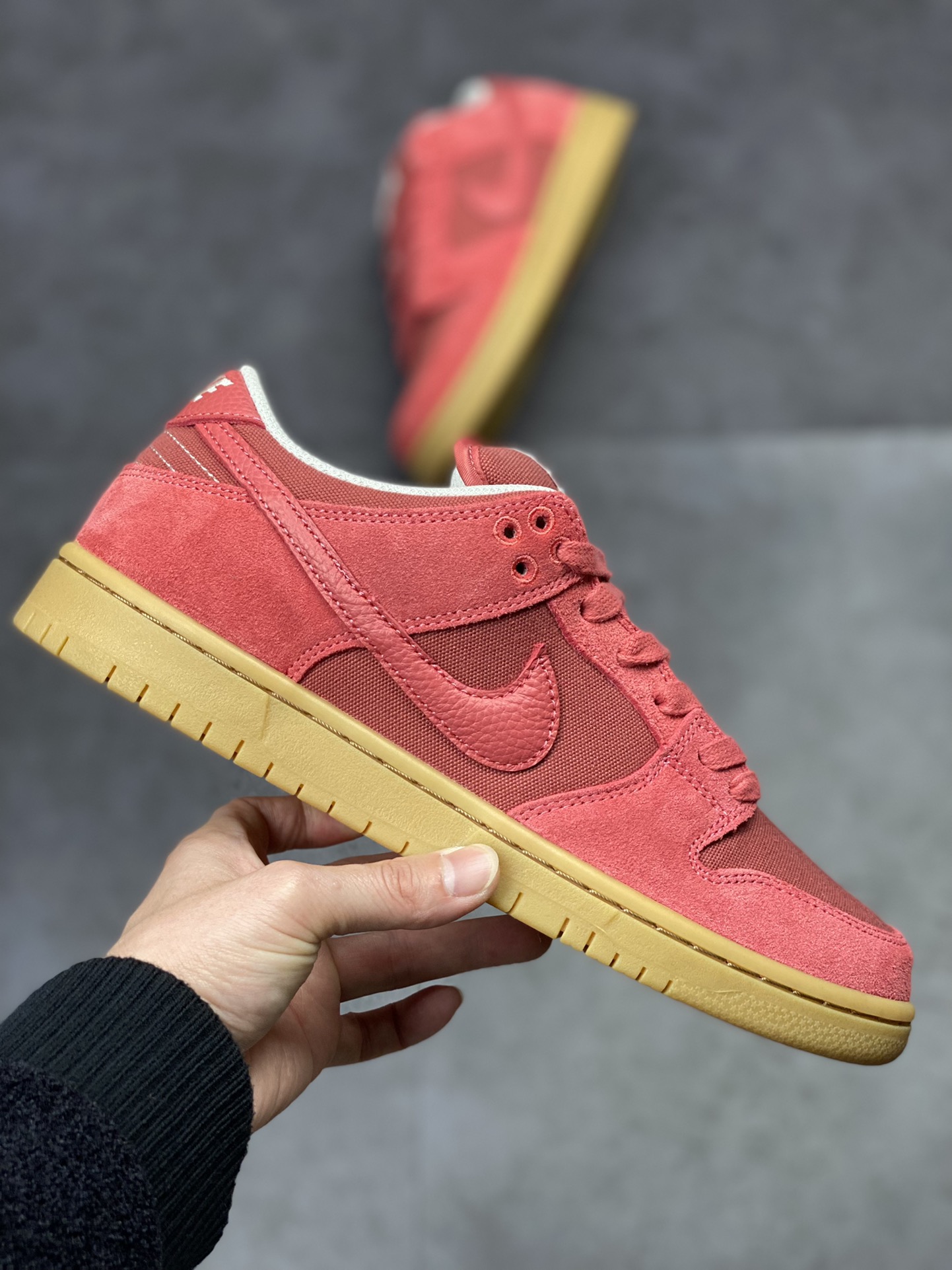 350 Nike SB Dunk Low ”Red Gum” 石榴红生胶 DV5429-600