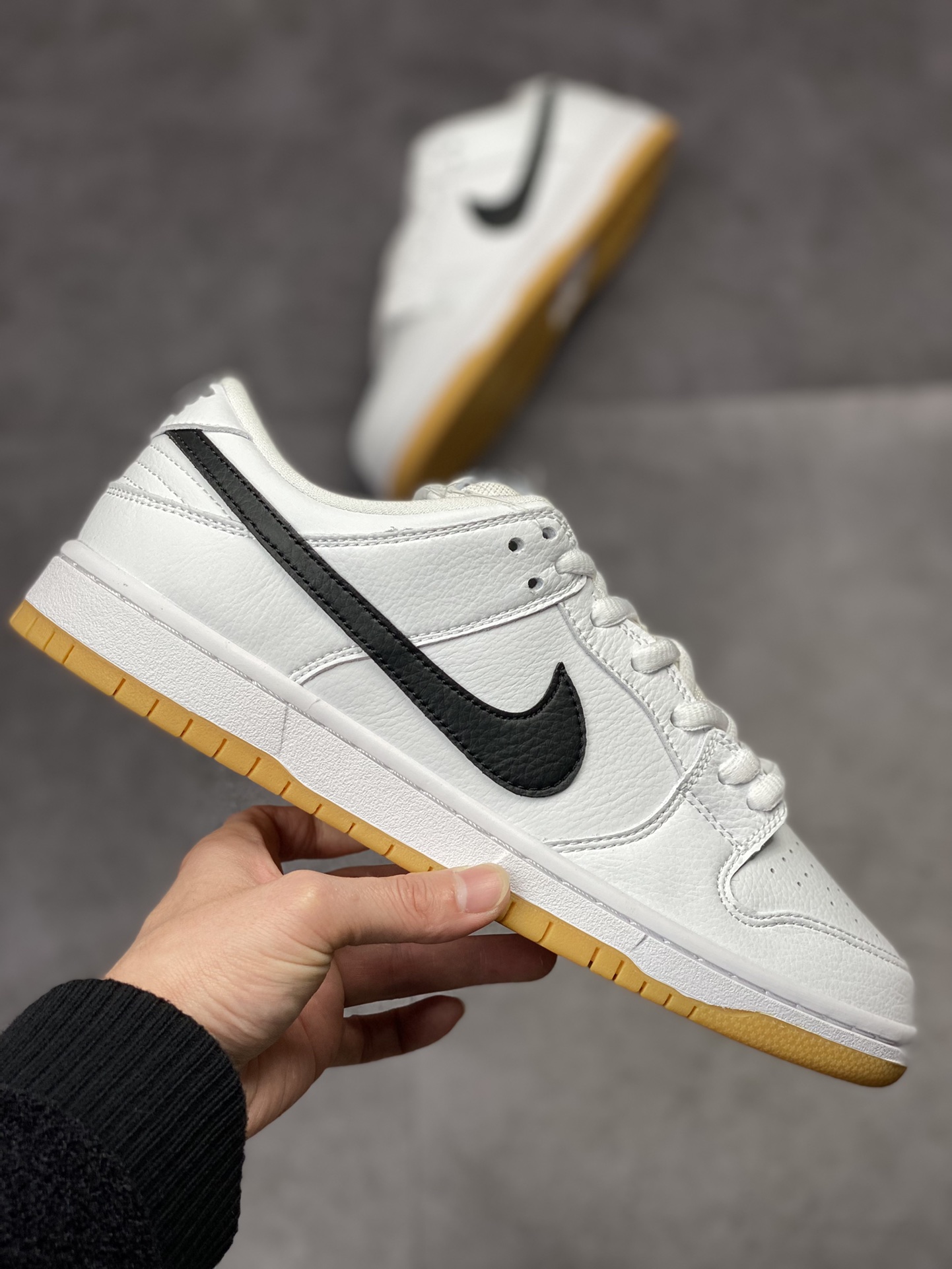 240 Nike Dunk SB Low Pro ”white gum” 白黑生胶 低帮休闲运动板鞋CD2563-101
