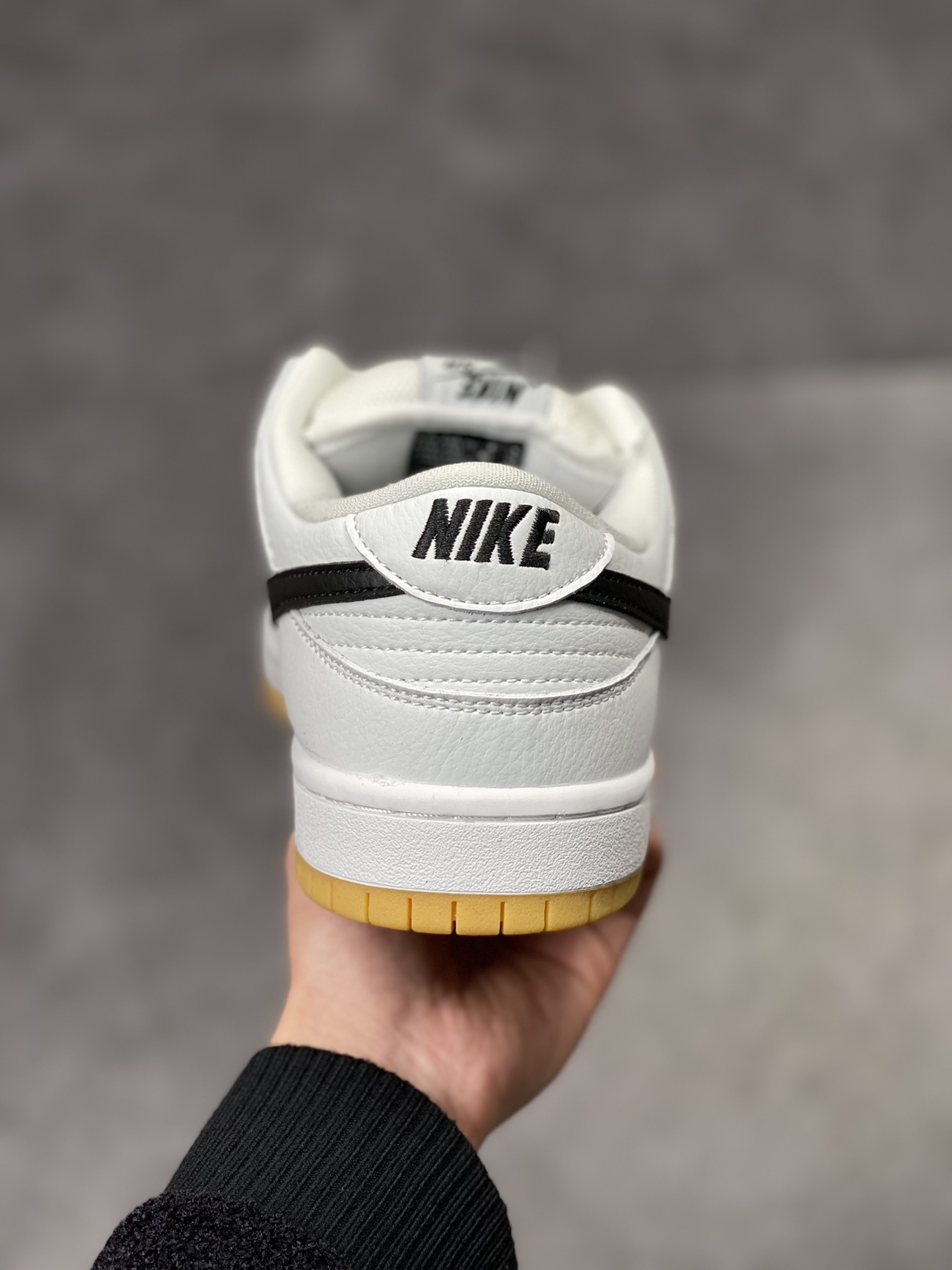 240 Nike Dunk SB Low Pro ”white gum” 白黑生胶 低帮休闲运动板鞋CD2563-101
