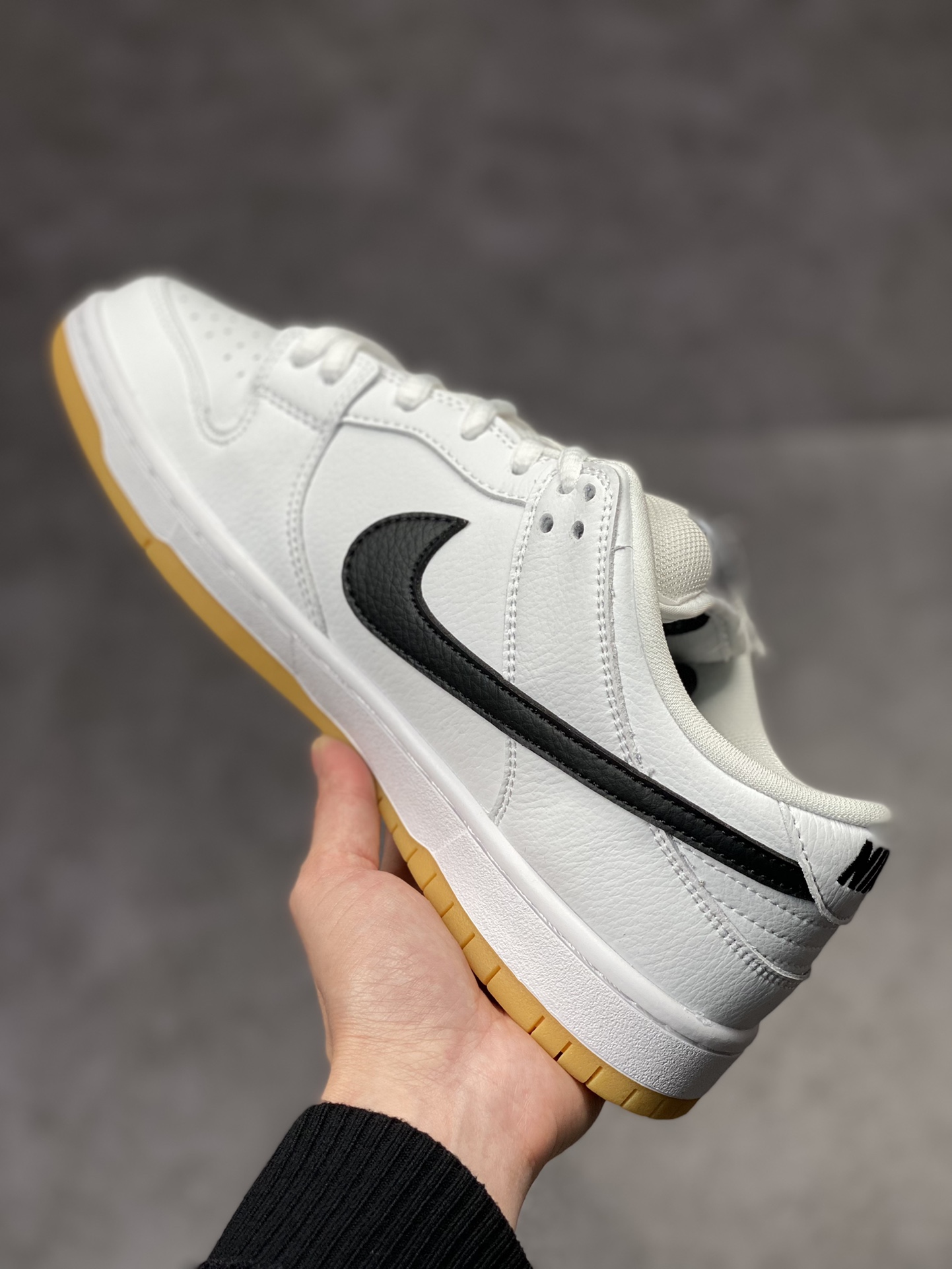 240 Nike Dunk SB Low Pro ”white gum” 白黑生胶 低帮休闲运动板鞋CD2563-101