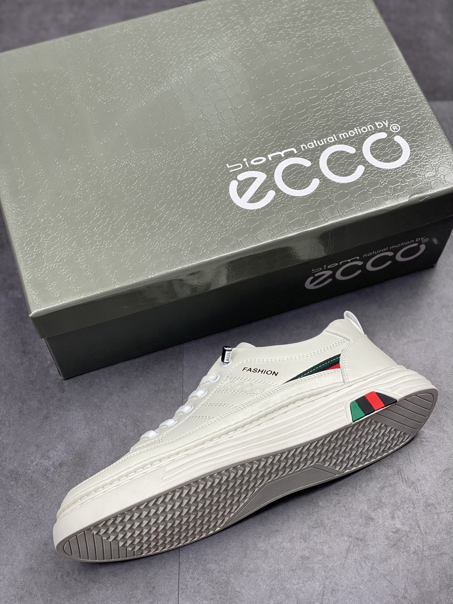 ECCO/Aibu sports running shoes/casual shoes quality