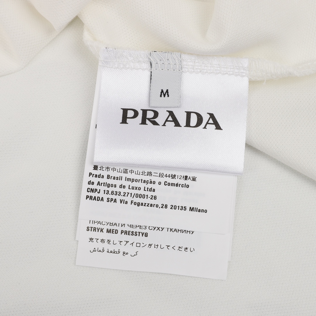 180 Prada/普拉达 经典铁牌口袋徽标短袖POLO衫