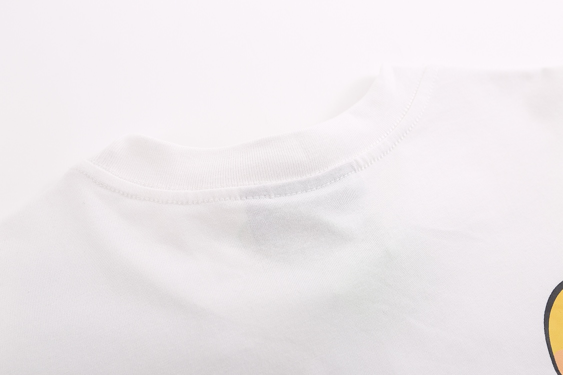 “DREW HOUSE Rainbow Cloud Shorts in White, Black, and Red Colors” - 图片 9