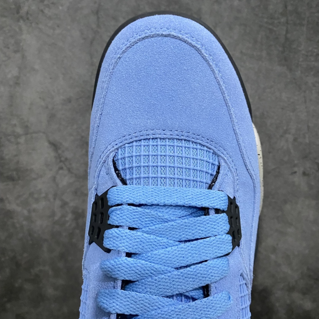 图片[5]-绿X版本Air Jordan AJ4 Retro SE \”University Blue\”大学蓝 货号：CT8527-400n圈内最强四代 耗时半年巨作 全套原纸板楦头开发 原厂特供皮料加持 确保原汁原味 完美呈现四代版型 一比一鞋头弧度高度鞋身弧度 数据细节工艺流程均保持原鞋一致 原厂TPU网格鞋带扣 正确内里网布 菱角分明不变形无多余毛边 柔软性质感一致于原鞋 市场唯一原厂鞋扣模具 背面可见隐藏注塑口 原厂织唛标 原厂飞人电绣工艺 尾指中部跳三针 独家绑鞋带手法 印刷中底布 四线拉帮 米色美纹纸贴合固定 进口港宝加持 后跟自然饱满 全鞋荧光划线卡点 追求极致完美 每一双都是工艺品 多重QC质检 超越公司货的品控标准 实实在在的免检产品  尺码：40 40.5 41 42 42.5 43 44 44.5 45 46 47.5-莆田鞋批发中心