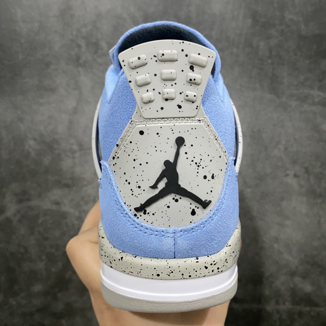 图片[4]-绿X版本Air Jordan AJ4 Retro SE \”University Blue\”大学蓝 货号：CT8527-400n圈内最强四代 耗时半年巨作 全套原纸板楦头开发 原厂特供皮料加持 确保原汁原味 完美呈现四代版型 一比一鞋头弧度高度鞋身弧度 数据细节工艺流程均保持原鞋一致 原厂TPU网格鞋带扣 正确内里网布 菱角分明不变形无多余毛边 柔软性质感一致于原鞋 市场唯一原厂鞋扣模具 背面可见隐藏注塑口 原厂织唛标 原厂飞人电绣工艺 尾指中部跳三针 独家绑鞋带手法 印刷中底布 四线拉帮 米色美纹纸贴合固定 进口港宝加持 后跟自然饱满 全鞋荧光划线卡点 追求极致完美 每一双都是工艺品 多重QC质检 超越公司货的品控标准 实实在在的免检产品  尺码：40 40.5 41 42 42.5 43 44 44.5 45 46 47.5-莆田鞋批发中心