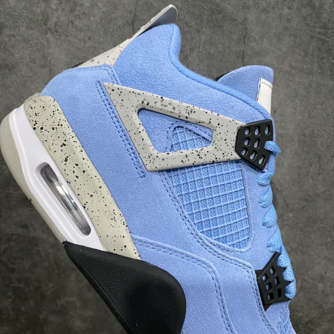 图片[7]-绿X版本Air Jordan AJ4 Retro SE \”University Blue\”大学蓝 货号：CT8527-400n圈内最强四代 耗时半年巨作 全套原纸板楦头开发 原厂特供皮料加持 确保原汁原味 完美呈现四代版型 一比一鞋头弧度高度鞋身弧度 数据细节工艺流程均保持原鞋一致 原厂TPU网格鞋带扣 正确内里网布 菱角分明不变形无多余毛边 柔软性质感一致于原鞋 市场唯一原厂鞋扣模具 背面可见隐藏注塑口 原厂织唛标 原厂飞人电绣工艺 尾指中部跳三针 独家绑鞋带手法 印刷中底布 四线拉帮 米色美纹纸贴合固定 进口港宝加持 后跟自然饱满 全鞋荧光划线卡点 追求极致完美 每一双都是工艺品 多重QC质检 超越公司货的品控标准 实实在在的免检产品  尺码：40 40.5 41 42 42.5 43 44 44.5 45 46 47.5-莆田鞋批发中心