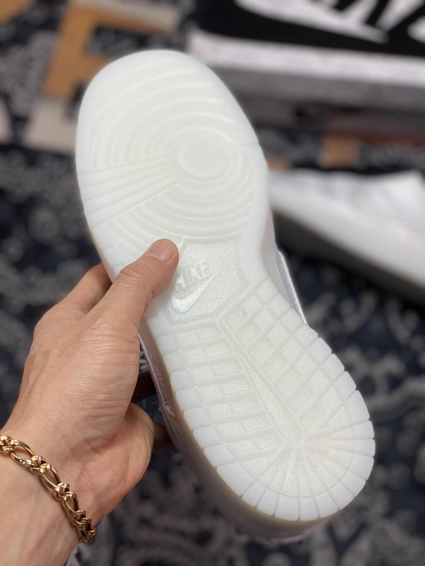 Fragment Design x Clot x Nike SB Dunk Low”20th Anniversary/White Silk”扣篮FN0315-110