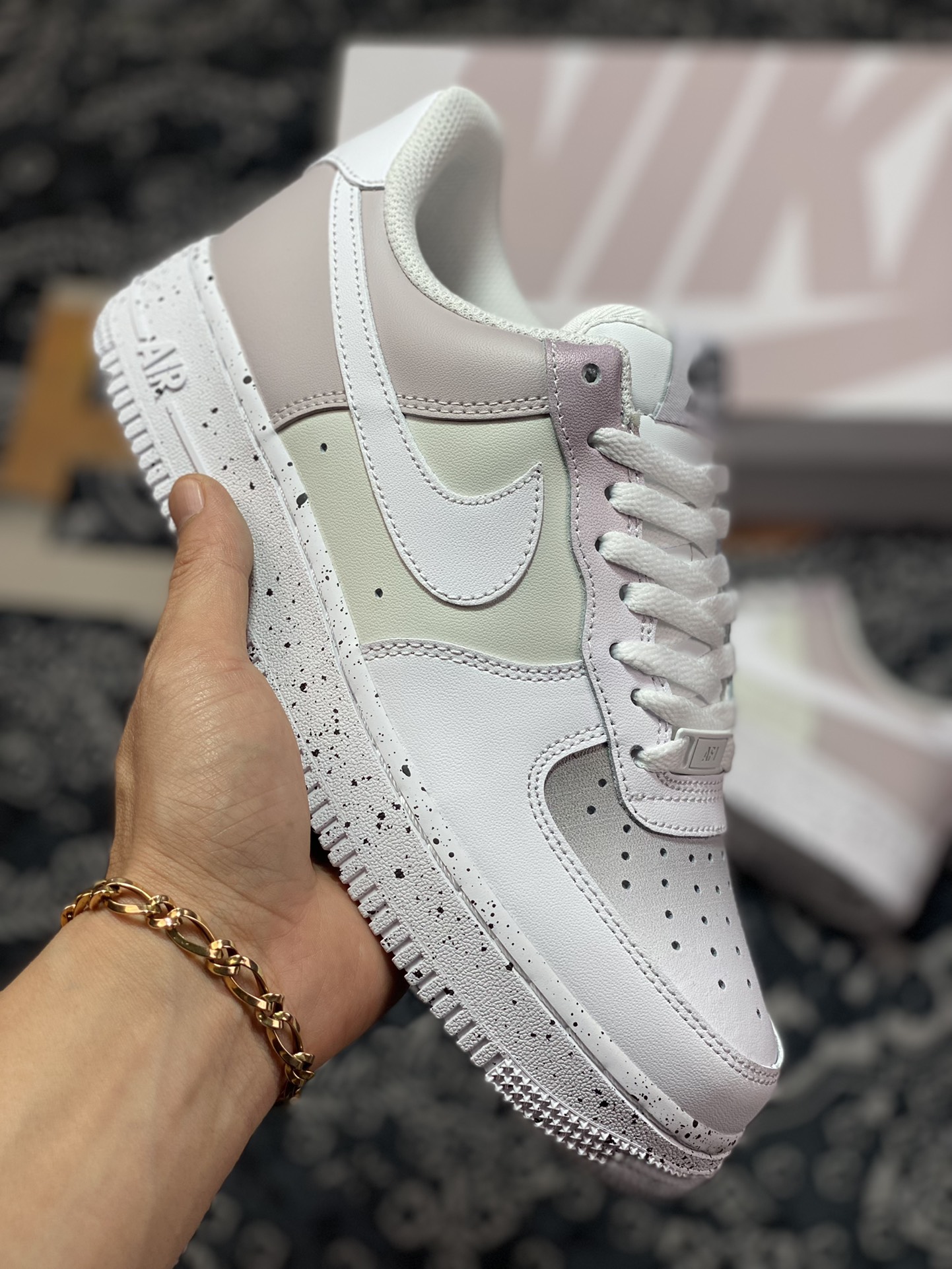 Nike Air Force 1 ’07 Low”White/Pink/Grey”空军一号经典低帮“渐变白淡粉灰泼墨”MM6023-536