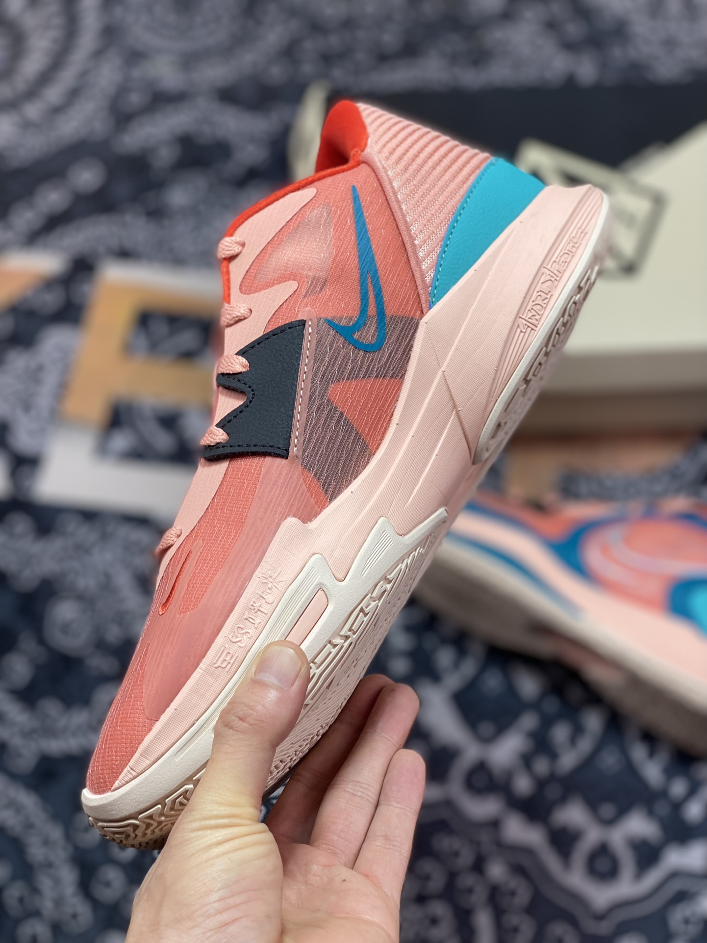 Light Madder Roote”欧文5代低帮室内休闲运动篮球鞋“西瓜粉红湖水蓝”DJ6012-800