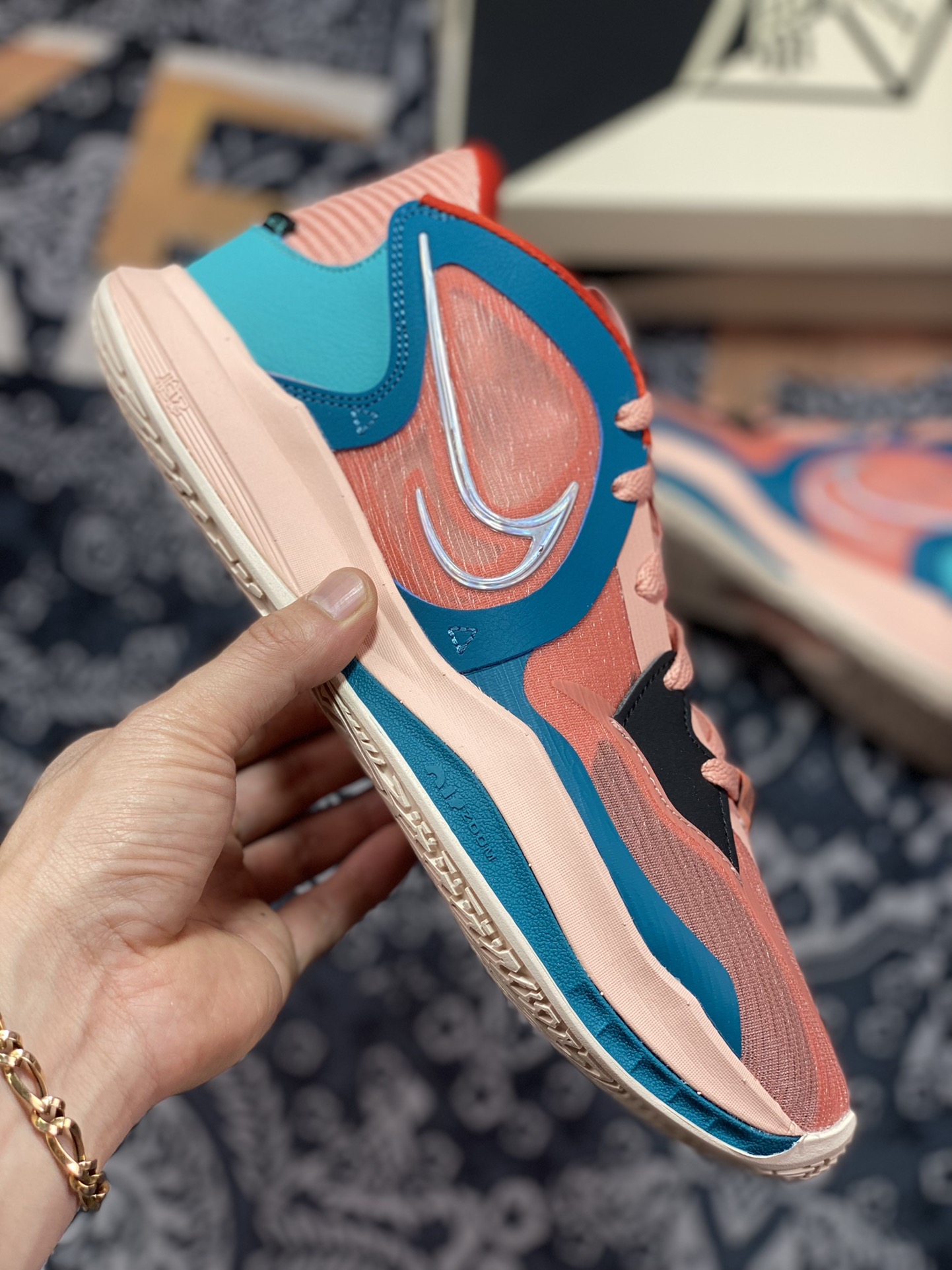 Light Madder Roote”欧文5代低帮室内休闲运动篮球鞋“西瓜粉红湖水蓝”DJ6012-800