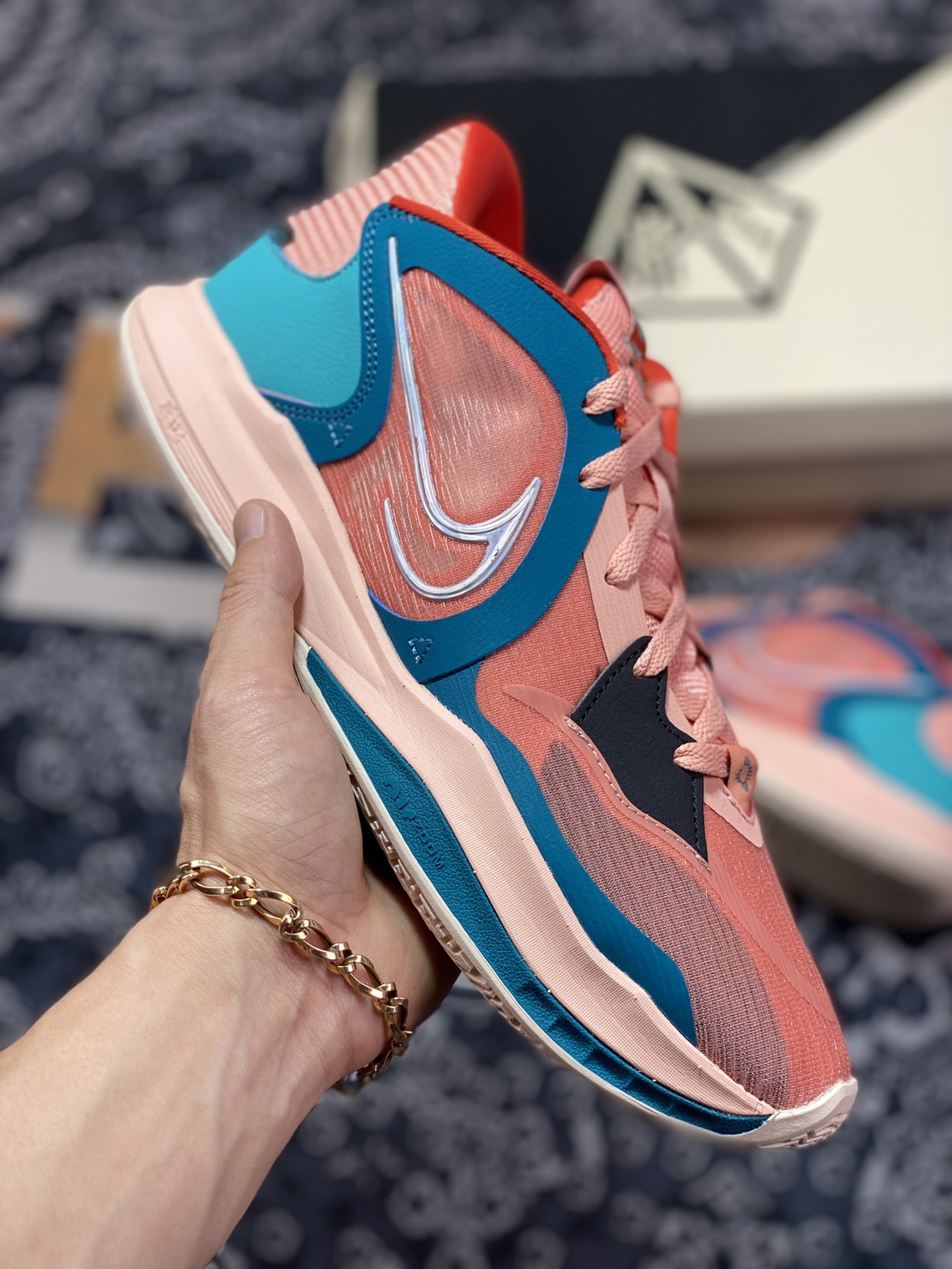 Light Madder Roote”欧文5代低帮室内休闲运动篮球鞋“西瓜粉红湖水蓝”DJ6012-800