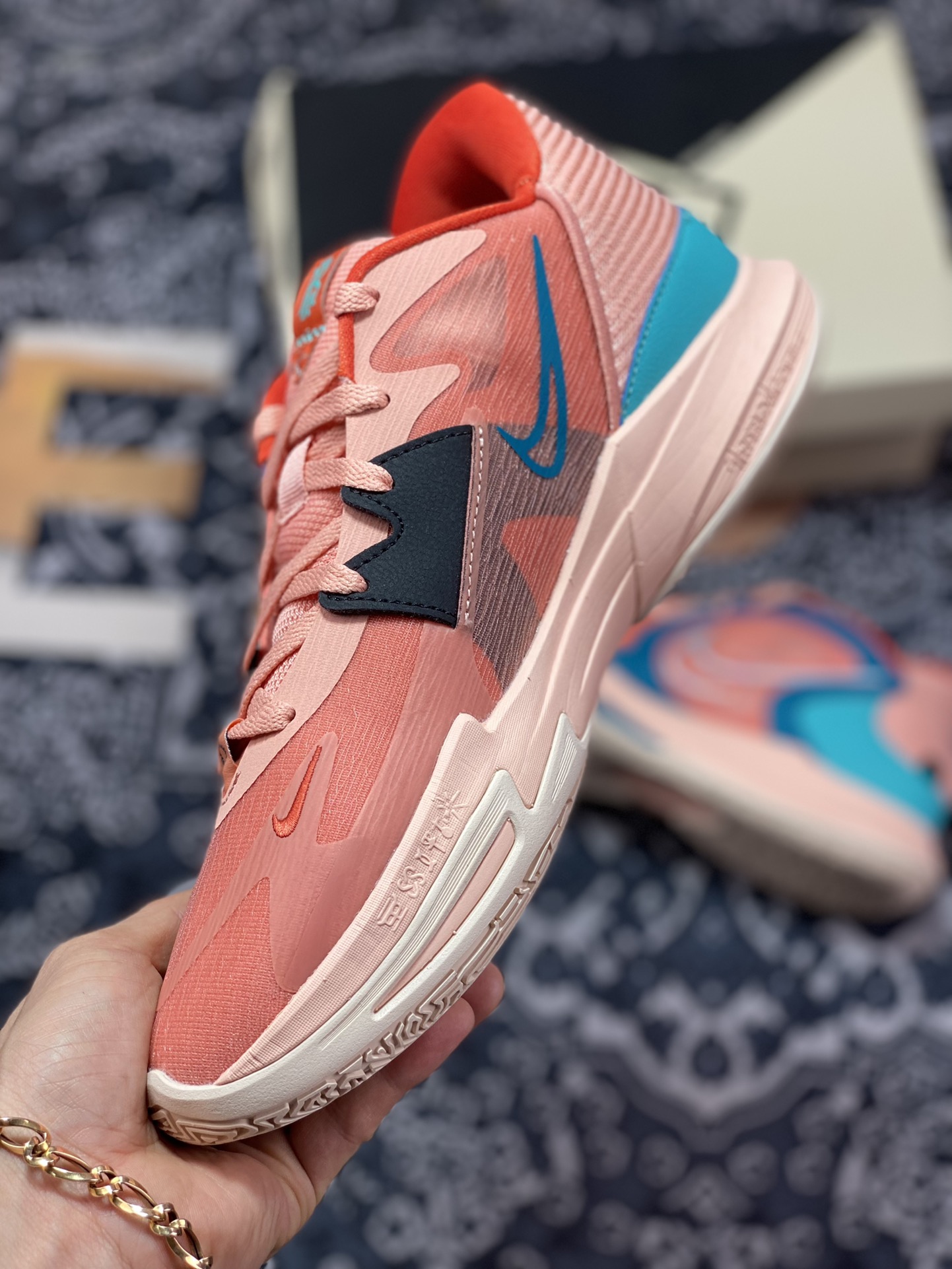 Light Madder Roote”欧文5代低帮室内休闲运动篮球鞋“西瓜粉红湖水蓝”DJ6012-800