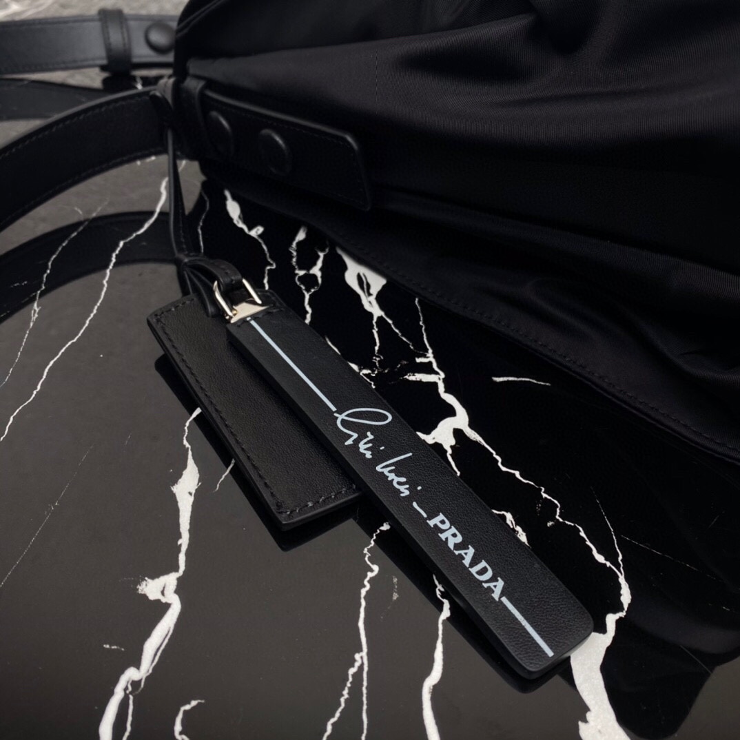 PradaCiniシリーズ大号リサイクルナイロン単肩バッグ