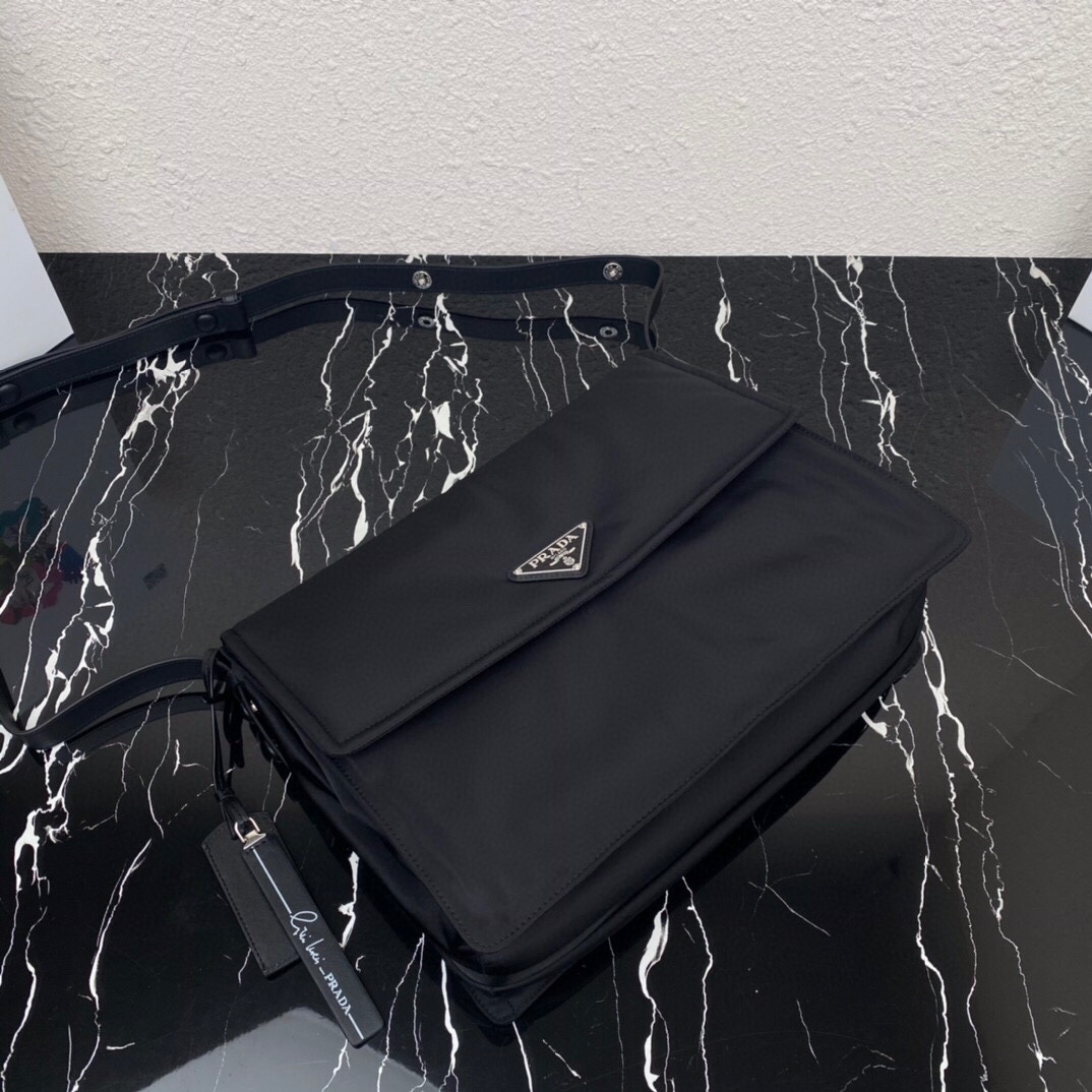 PradaCiniシリーズ大号リサイクルナイロン単肩バッグ
