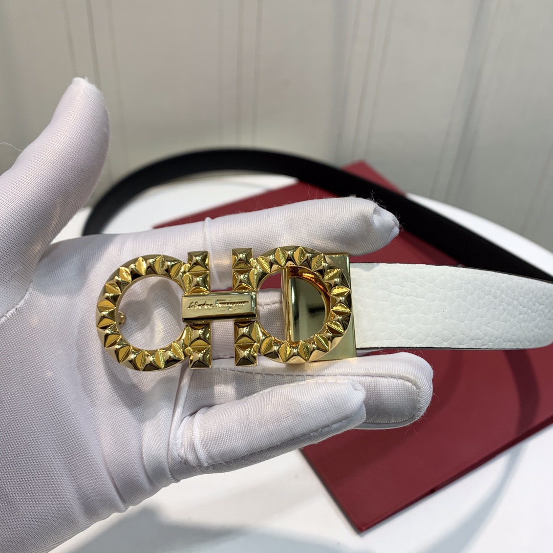 ..品牌菲拉格慕..宽度2.5cm.