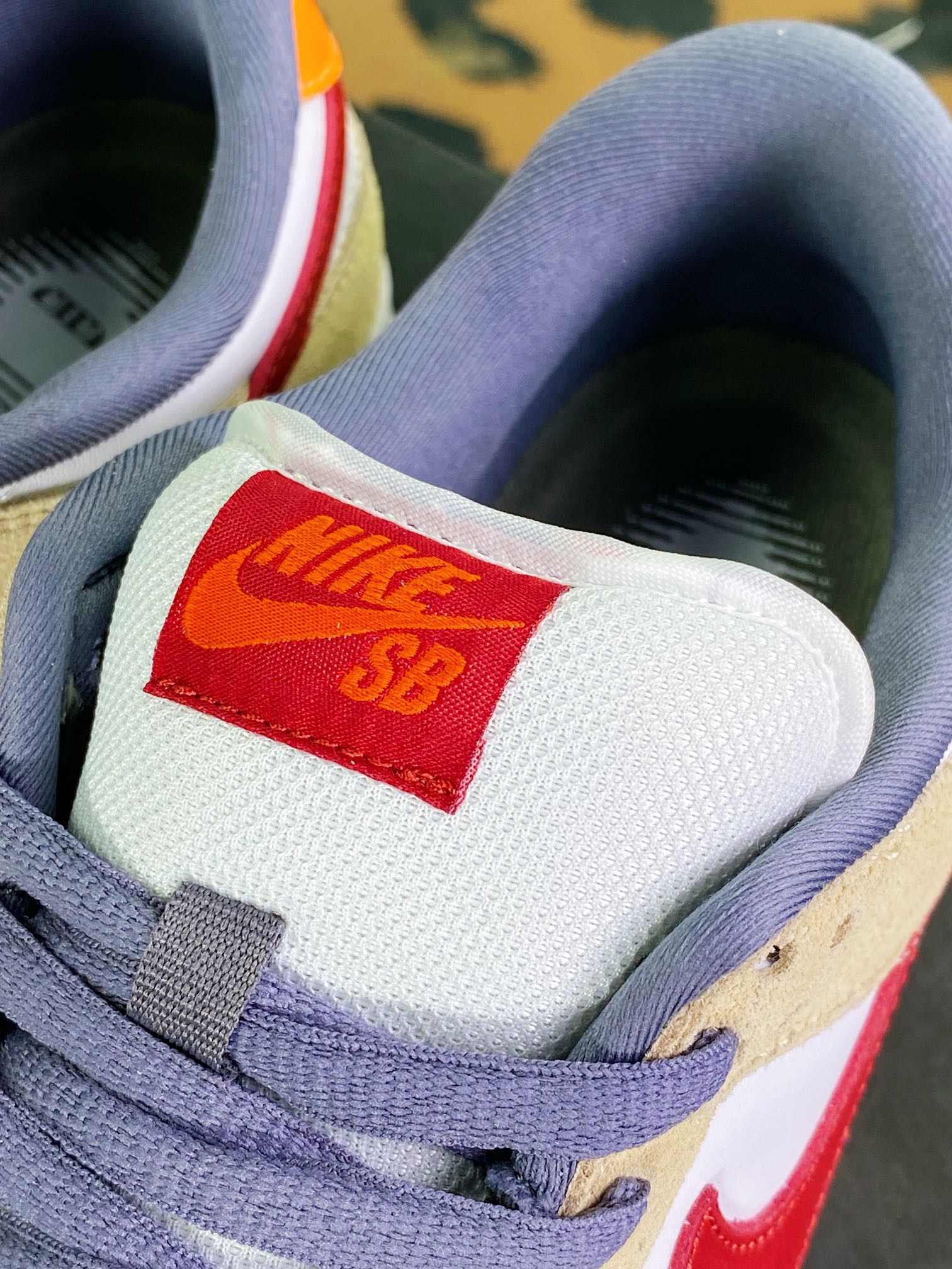 280 SB Dunk Low Pro”White Varsity Crimson”扣篮板鞋“米黄白杏红钩”304292-161
