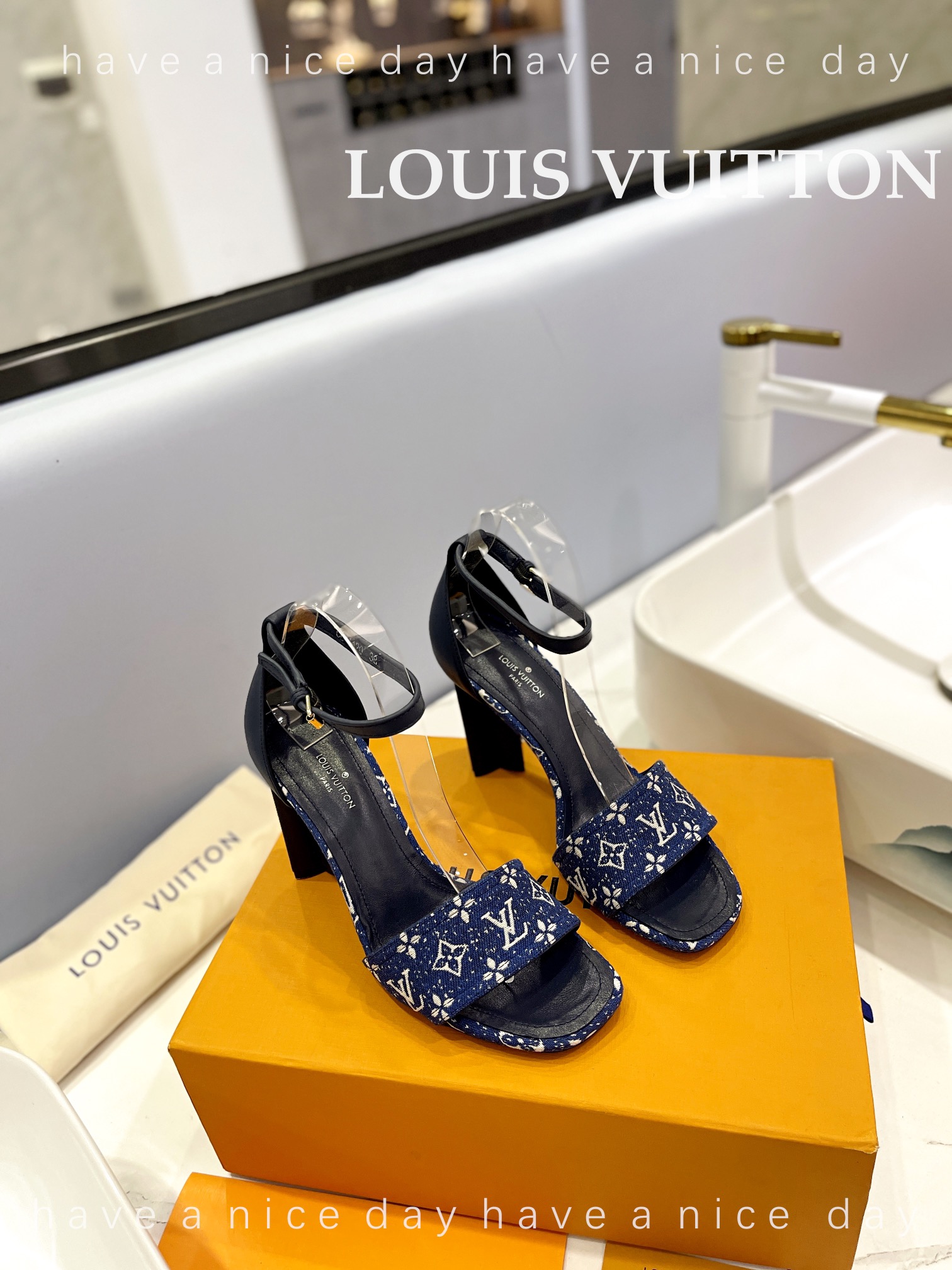 Meilleur concepteur en ligne bon marché
 Louis Vuitton Chaussures Sandales Cuir de veau vache Genuine Leather Peau mouton Collection printemps – été