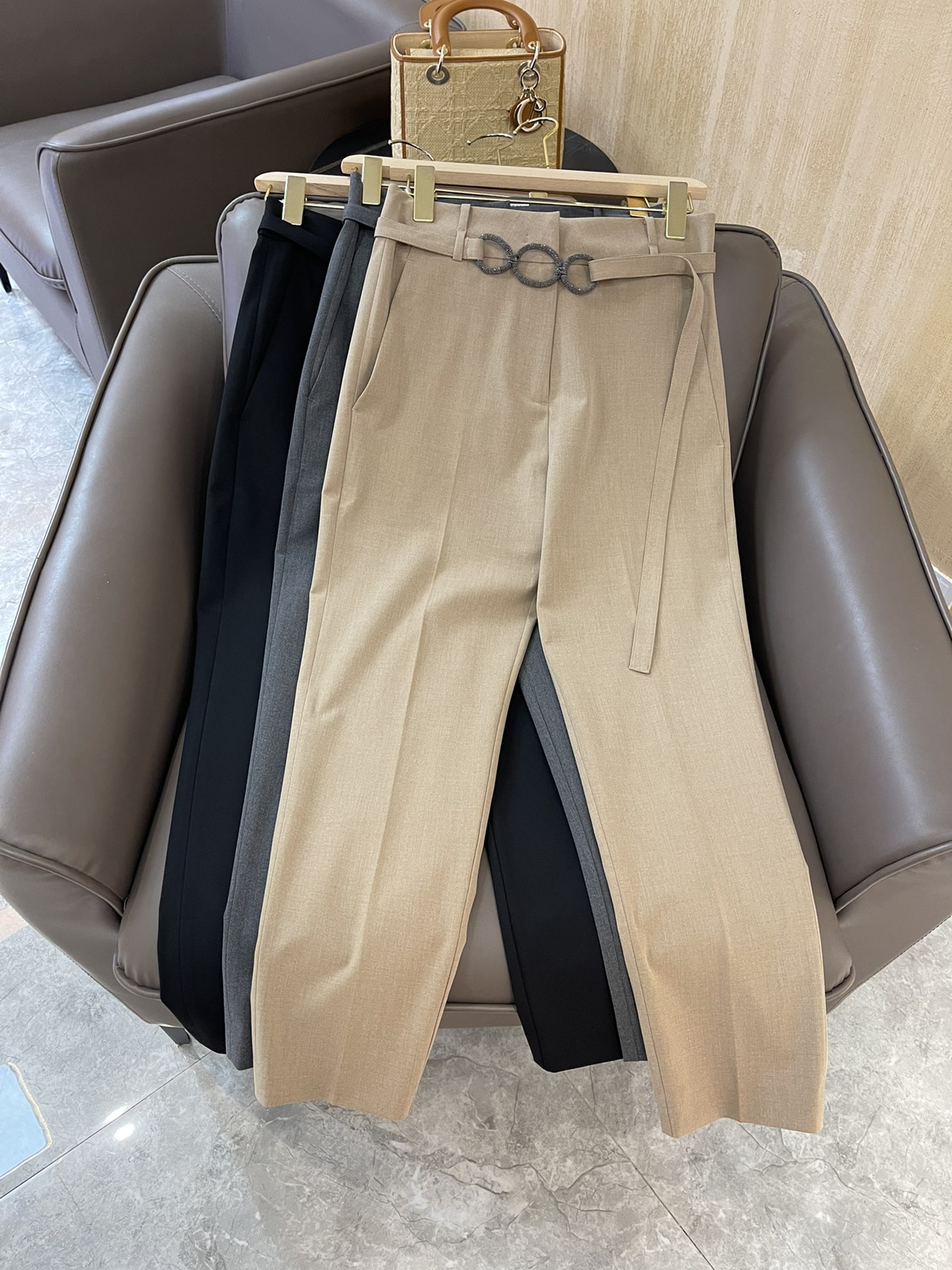 NO:452611,21023638#2S 9XL BC High-end customization Chain decoration Belt Slimming Suit trousers Apricot 36/38/40/42,,business suit,alexander wang1986090921023638#2S 9XL BC 高端定制 链条装饰 腰带 显瘦 西装长裤 杏色 36/38/40/42,,business suit,alexander wang,Women's clothing