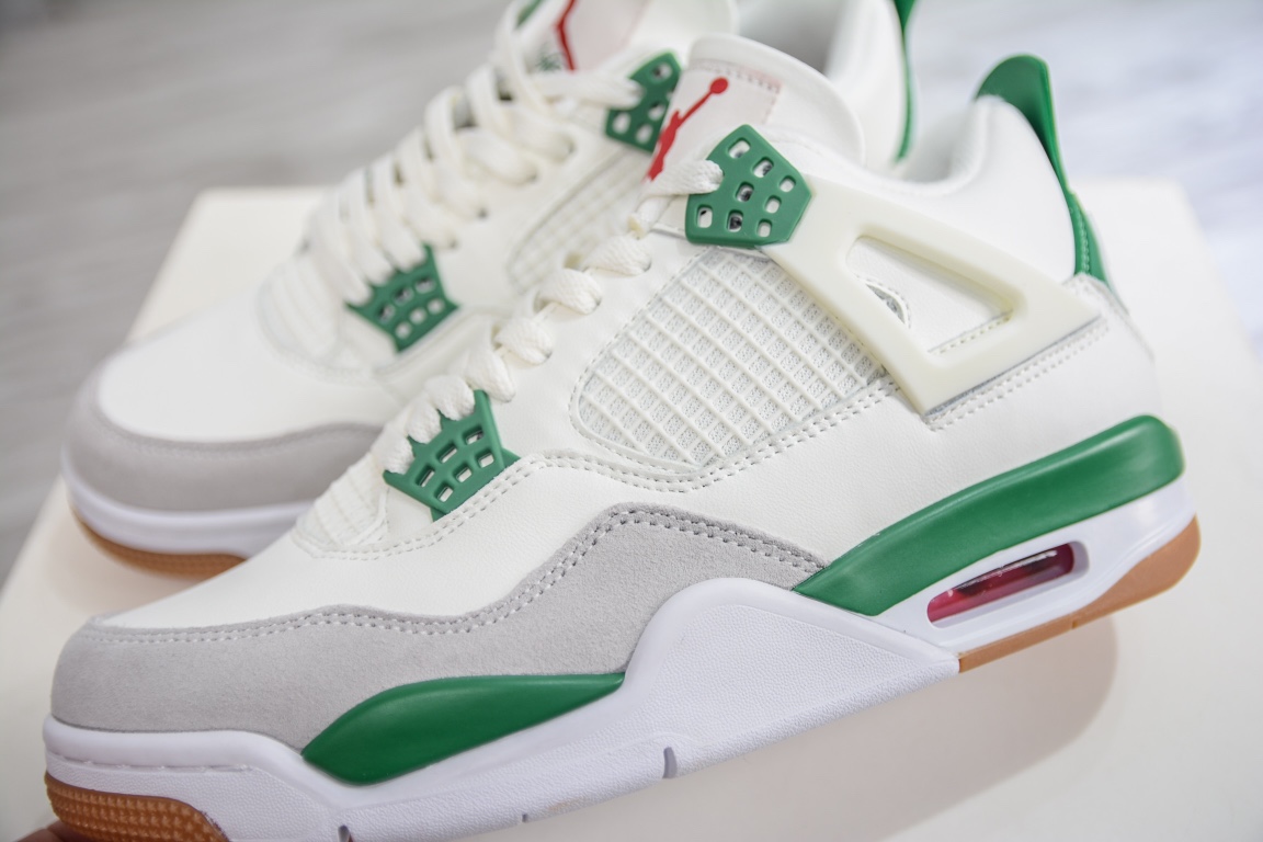 福利特价 原装Nike SB x Jordan Air Jordan 4 ”Pine Green” 绿松石联名款DR5415-103