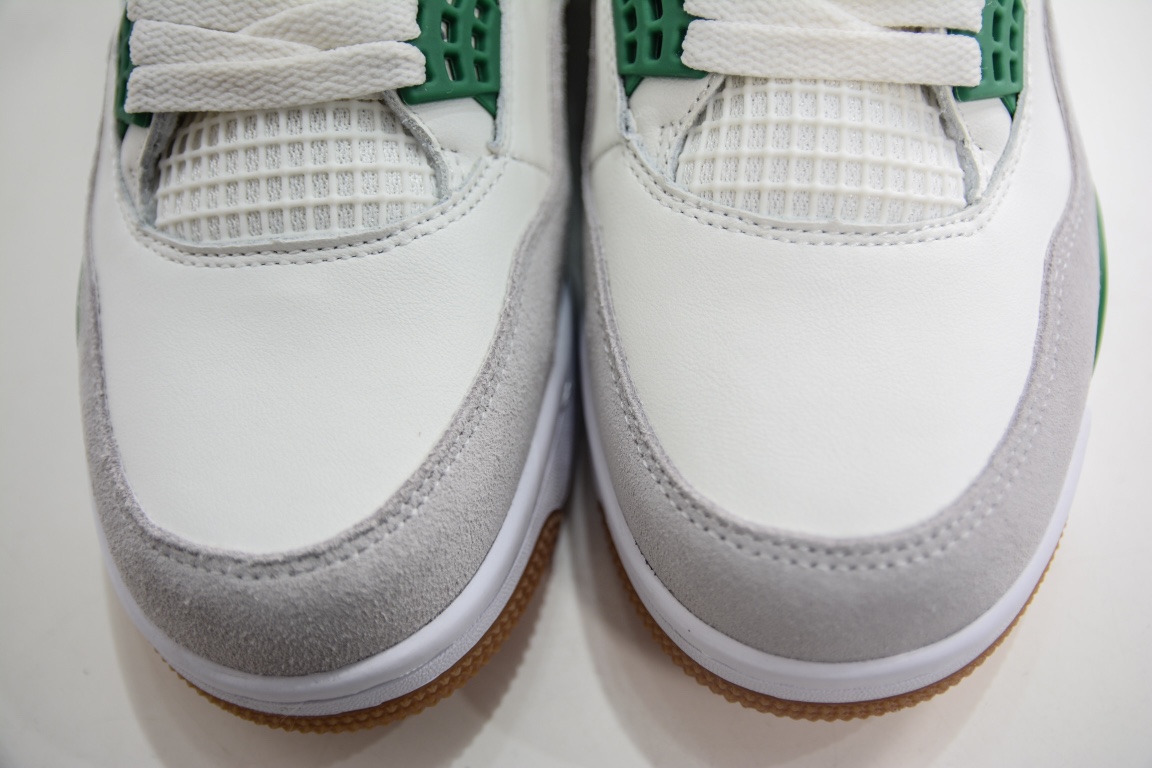福利特价 原装Nike SB x Jordan Air Jordan 4 ”Pine Green” 绿松石联名款DR5415-103