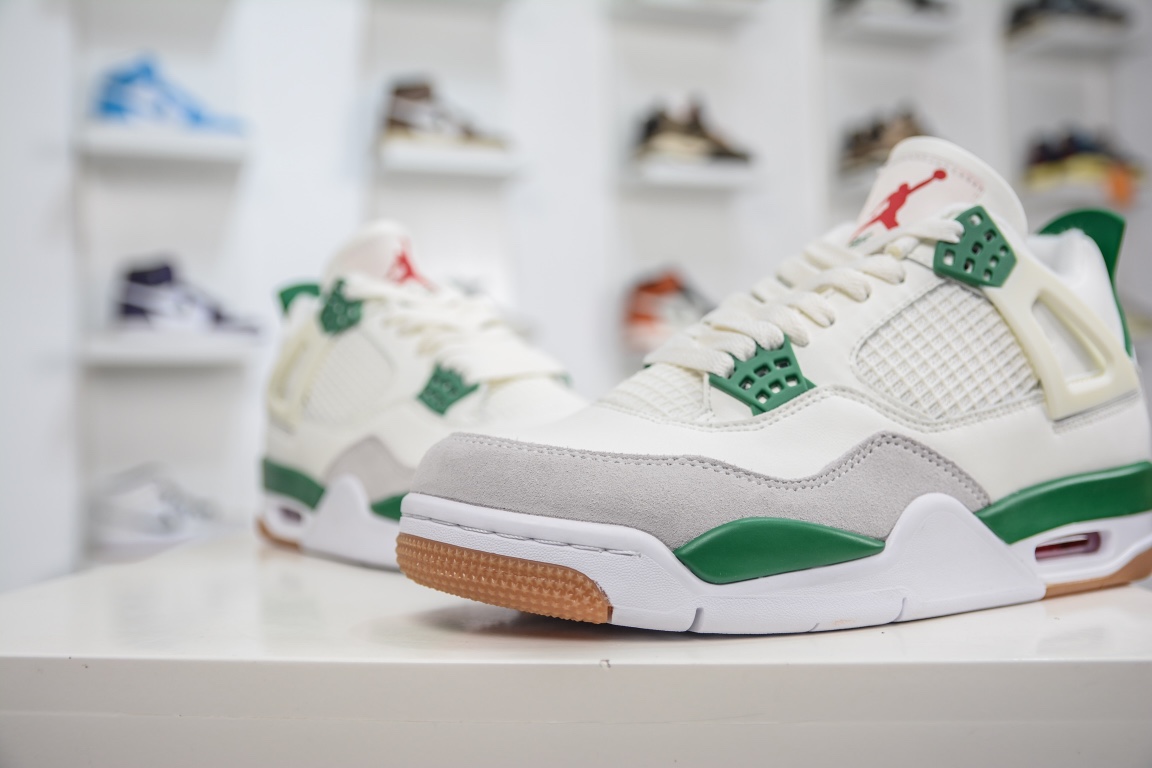 福利特价 原装Nike SB x Jordan Air Jordan 4 ”Pine Green” 绿松石联名款DR5415-103