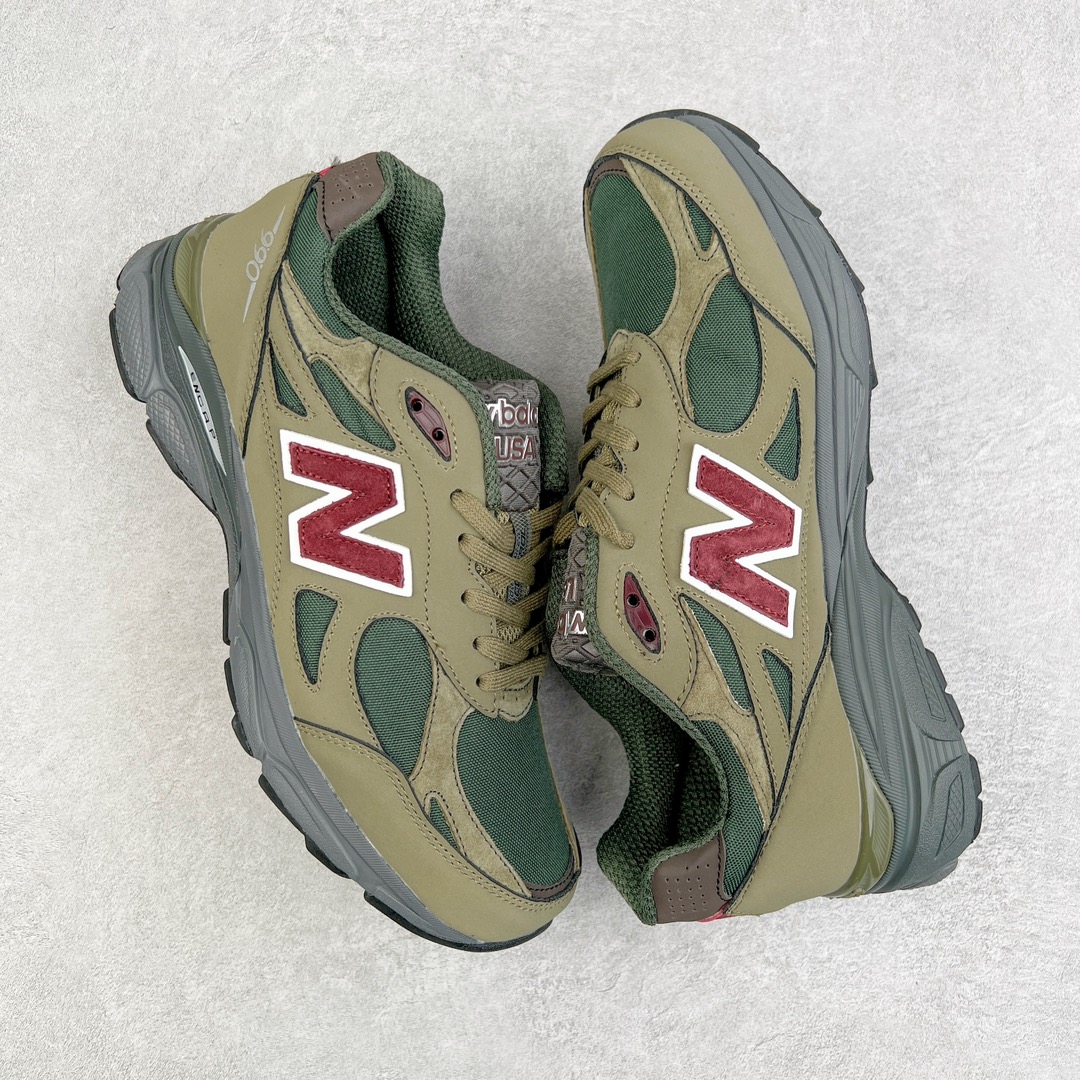 图片[3]-＃K版纯原福利 New Balance M990GP3 新百伦NB990V3 绿棕色 第三代总统复古慢跑鞋 正确3M反光细节 原楦原纸版开发 正确6层组合底模精密开发 搭载全新碳素中底 后跟透明TPU水晶装饰条稳固 沿用了引以为傲的跑鞋手工技艺 采用猪皮绒面并包裹局部透气网面的鞋身设计 菱网鞋舌上刻有New Balance USA 鞋面依旧身着经典的大热之灰 彰显了其高端的品质身份 尺码：36 37 37.5 38 38.5 39 40 40.5 41.5 42 42.5 43 44 45-选品中心