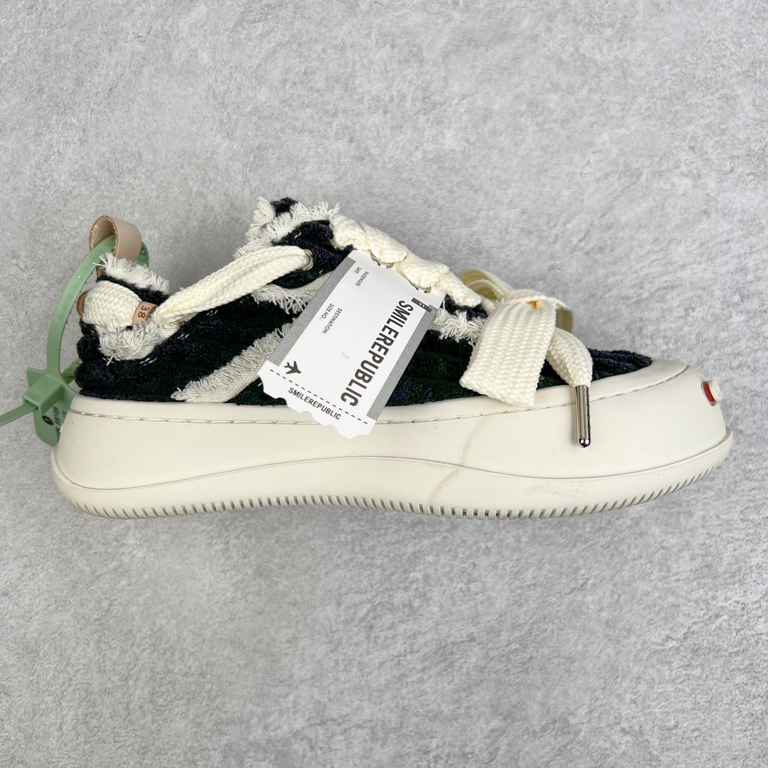 ＃开春福利 SMILEREPUBLIC檀健次同款经典新款起司猫低帮开口笑厚底帆布鞋 新晋街头鞋履品牌SMILEREPUBLIC Canvas 系列 以 SMILE 为灵感来源 捕捉潮流 主打柔软的帆布设计 有裁切的羊毛流苏与独特编织技艺 超软水染牛皮内里 注塑成型鞋垫 4cm厘米外增高效果橡胶鞋底 尺码：35 36 37 38 39 40 41 42 43 44-选品中心