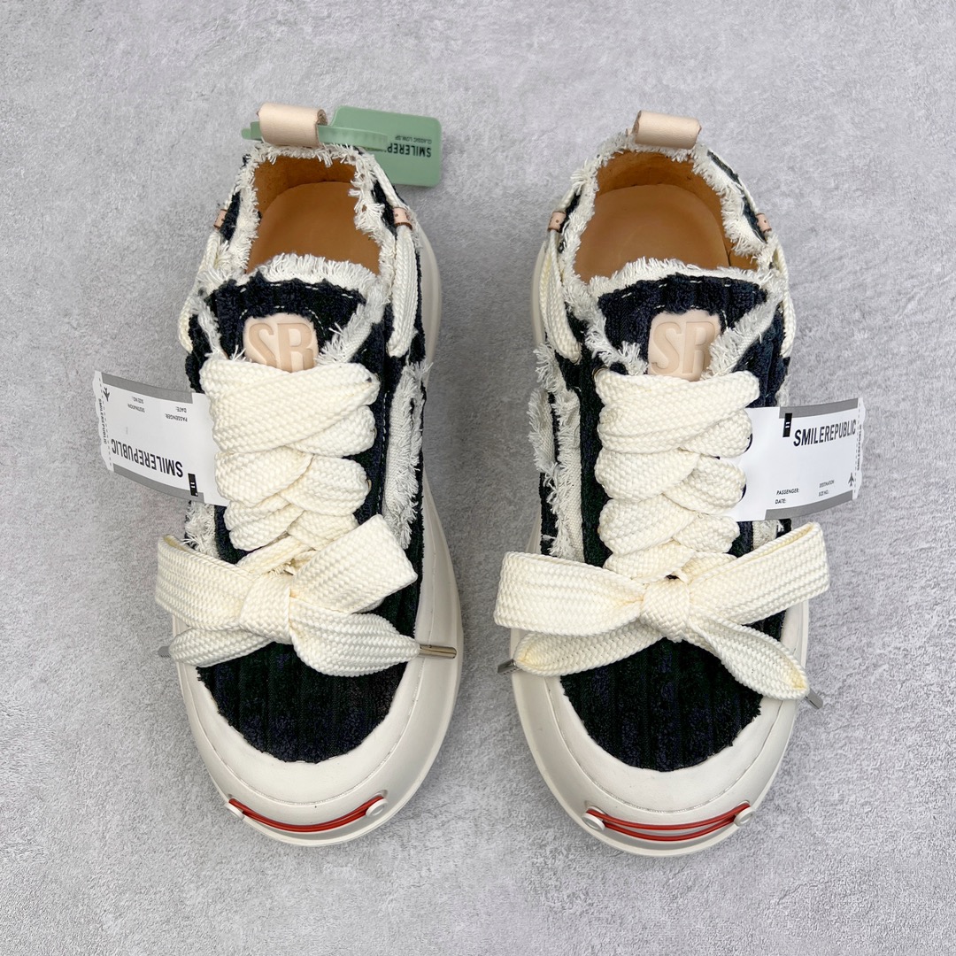 图片[2]-＃开春福利 SMILEREPUBLIC檀健次同款经典新款起司猫低帮开口笑厚底帆布鞋 新晋街头鞋履品牌SMILEREPUBLIC Canvas 系列 以 SMILE 为灵感来源 捕捉潮流 主打柔软的帆布设计 有裁切的羊毛流苏与独特编织技艺 超软水染牛皮内里 注塑成型鞋垫 4cm厘米外增高效果橡胶鞋底 尺码：35 36 37 38 39 40 41 42 43 44-选品中心
