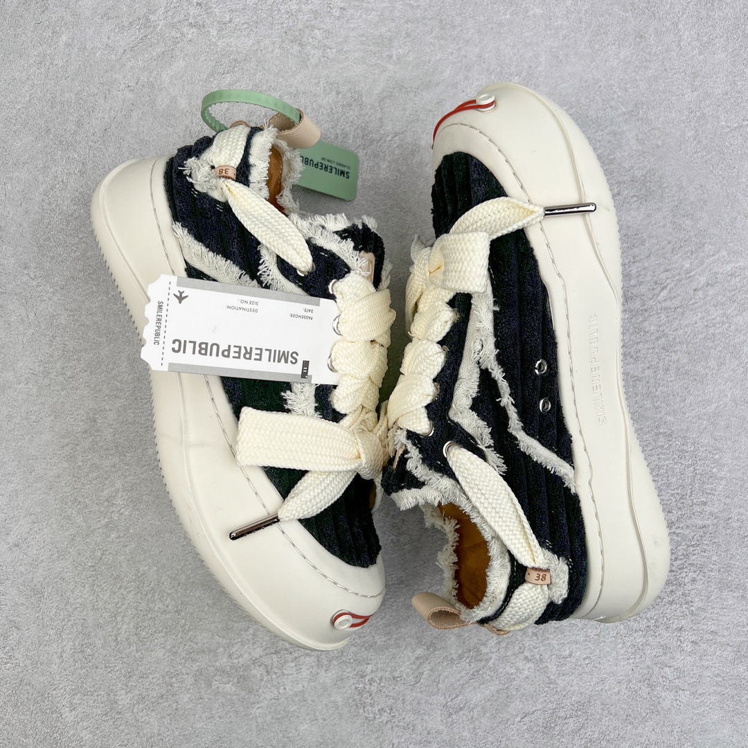 图片[3]-＃开春福利 SMILEREPUBLIC檀健次同款经典新款起司猫低帮开口笑厚底帆布鞋 新晋街头鞋履品牌SMILEREPUBLIC Canvas 系列 以 SMILE 为灵感来源 捕捉潮流 主打柔软的帆布设计 有裁切的羊毛流苏与独特编织技艺 超软水染牛皮内里 注塑成型鞋垫 4cm厘米外增高效果橡胶鞋底 尺码：35 36 37 38 39 40 41 42 43 44-选品中心