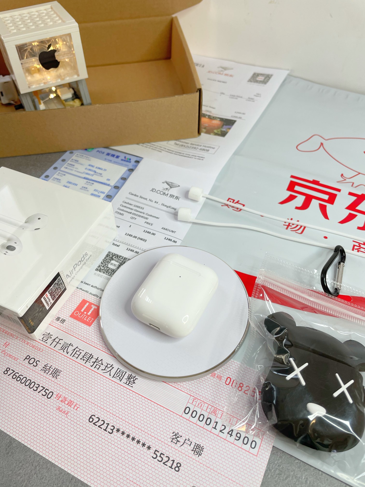 本地💰210
AirPods2二代外贸充正京东版❗️
▪️市面最高版本 外贸充正卖
▪️支持16.0系统了正常弹窗连接
▪️支持语音功能 续航7-8小时左右
▪️音频共享 定位功能 蓝牙名称随意改
▪️长显电量 实时更新显示
▪️与zp基本无差别 原装音质 原装重量 还原原壳手感 混卖渠道货
售后:外观不磨损不影响二次销售15天内可退换 保修三个月
下单配套:耳机➕无线充电盘➕个性保护套➕防丢绳➕京东发票➕飞机盒➕京东打包袋