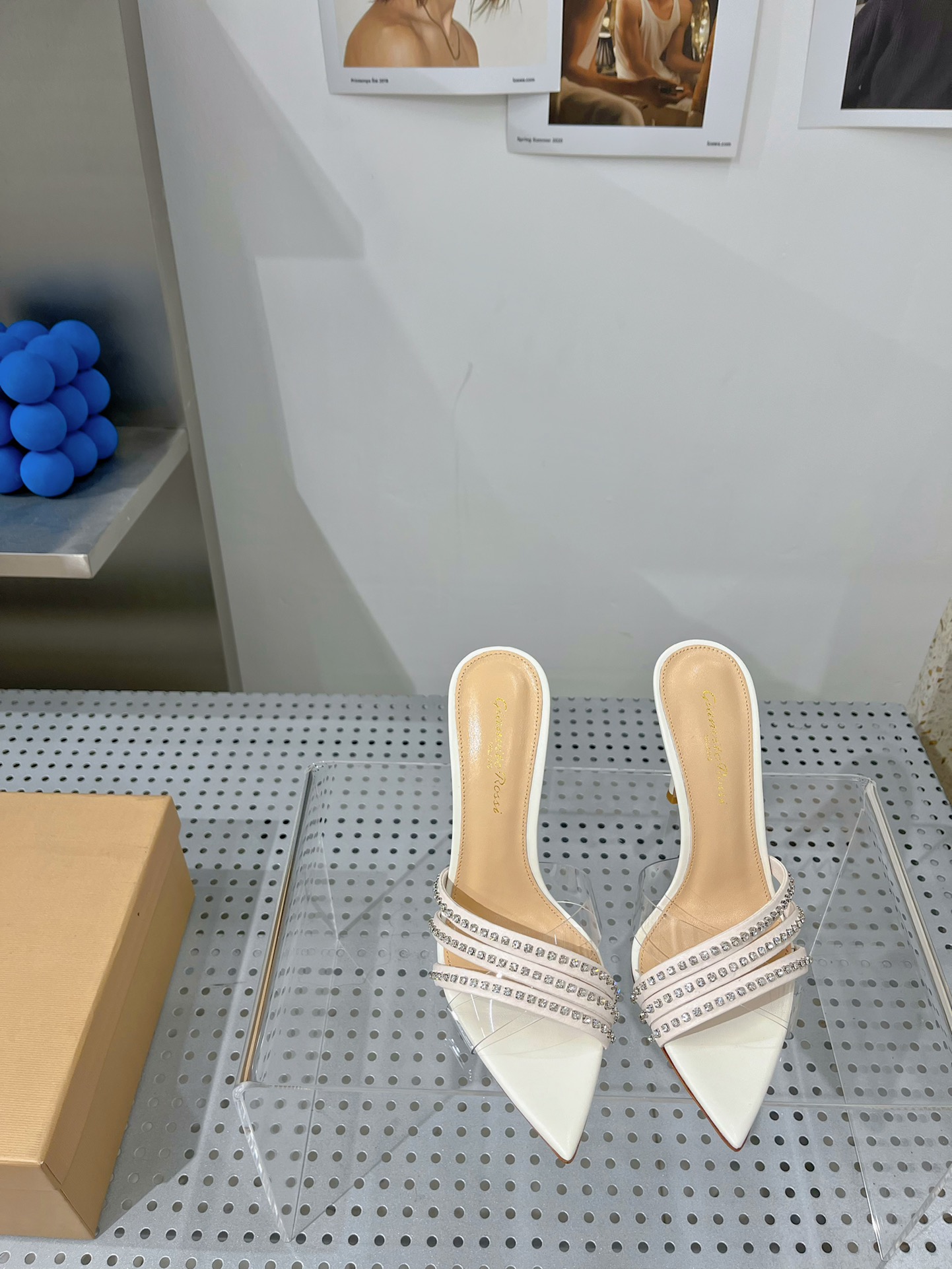 NO:382401,★Fabric sheepskin (Swarlow diamond) inner sheepskin sole genuine leather outsole elegant style creates a different feeling Heel height 10cm, counter packaging Simple and elegant style!  Top show bdetails in the market ———————————— ⊿size. ｜35-39 (40 custom-made non-return and exchange), high heels, high heels, sheepskin, Leather soles19860909★面料羊皮（施华洛钻石） 内里 羊皮 鞋底 真皮大底 优雅风格 创造不一样的感觉 跟高 10cm 专柜包装 简约气质款式！ 市场顶级 show bdetails ————————————  ⊿size. ｜35-39（40 定制不退换）,高跟鞋,high heels,sheepskin,Leather soles,Women's Shoes