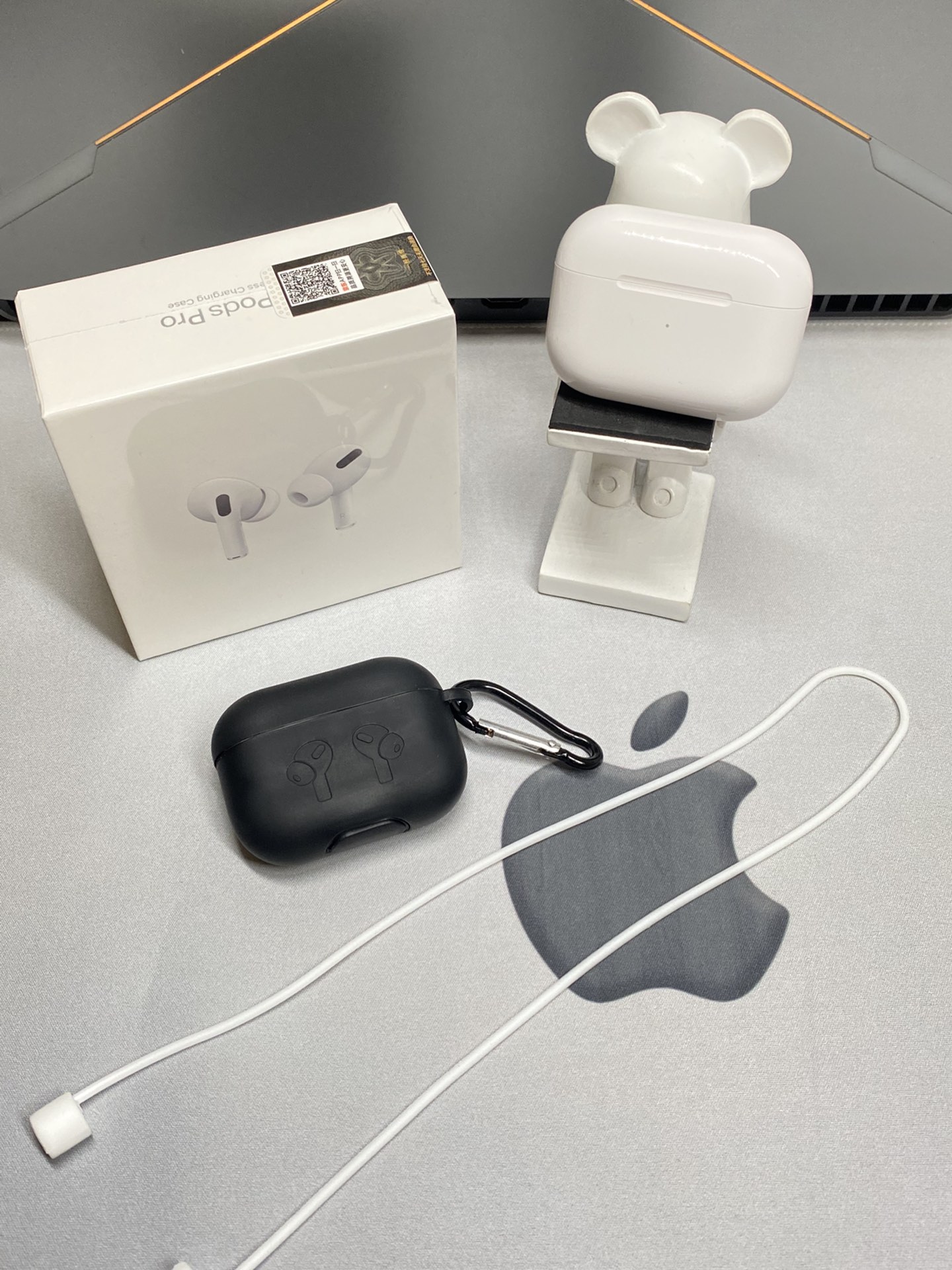 💰120
AirPods pro三代京东跑量版‼️
▪️支持16.0系统弹窗链接 可验证
▪️支持改名 定位 1.5石墨稀喇叭 霍尔开关 弹簧开盖
▪️通透降噪界面、三码合一、序列号官网可查
▪️功能齐全:蓝牙名称可设置、支持GPS查找定位、入耳检测、超长待机、耳机充电听歌2-3小时、充电仓可以给耳机充电3次左右、弹窗链接
▪️耳机固定操作功能:单击暂停/播放/接听电话、双击下一曲、三击上一曲、
▪️耳机左右均可设置噪声控制、支持无线➕有线充电
▪️硅胶耳塞三种尺寸可使用、闪电转USB-C连接线、四张说明书 系统要求13.2系统以上才能正常弹窗和支持所有功能
▪️下单配套:纯色保护壳、防丢绳、发票、京东袋、飞机盒
▪️售后:不影响二次销售15天内支持退换、保修三个月