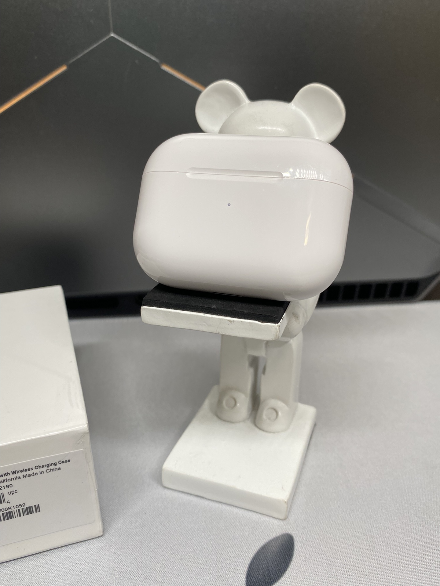 💰120
AirPods pro三代京东跑量版‼️
▪️支持16.0系统弹窗链接 可验证
▪️支持改名 定位 1.5石墨稀喇叭 霍尔开关 弹簧开盖
▪️通透降噪界面、三码合一、序列号官网可查
▪️功能齐全:蓝牙名称可设置、支持GPS查找定位、入耳检测、超长待机、耳机充电听歌2-3小时、充电仓可以给耳机充电3次左右、弹窗链接
▪️耳机固定操作功能:单击暂停/播放/接听电话、双击下一曲、三击上一曲、
▪️耳机左右均可设置噪声控制、支持无线➕有线充电
▪️硅胶耳塞三种尺寸可使用、闪电转USB-C连接线、四张说明书 系统要求13.2系统以上才能正常弹窗和支持所有功能
▪️下单配套:纯色保护壳、防丢绳、发票、京东袋、飞机盒
▪️售后:不影响二次销售15天内支持退换、保修三个月