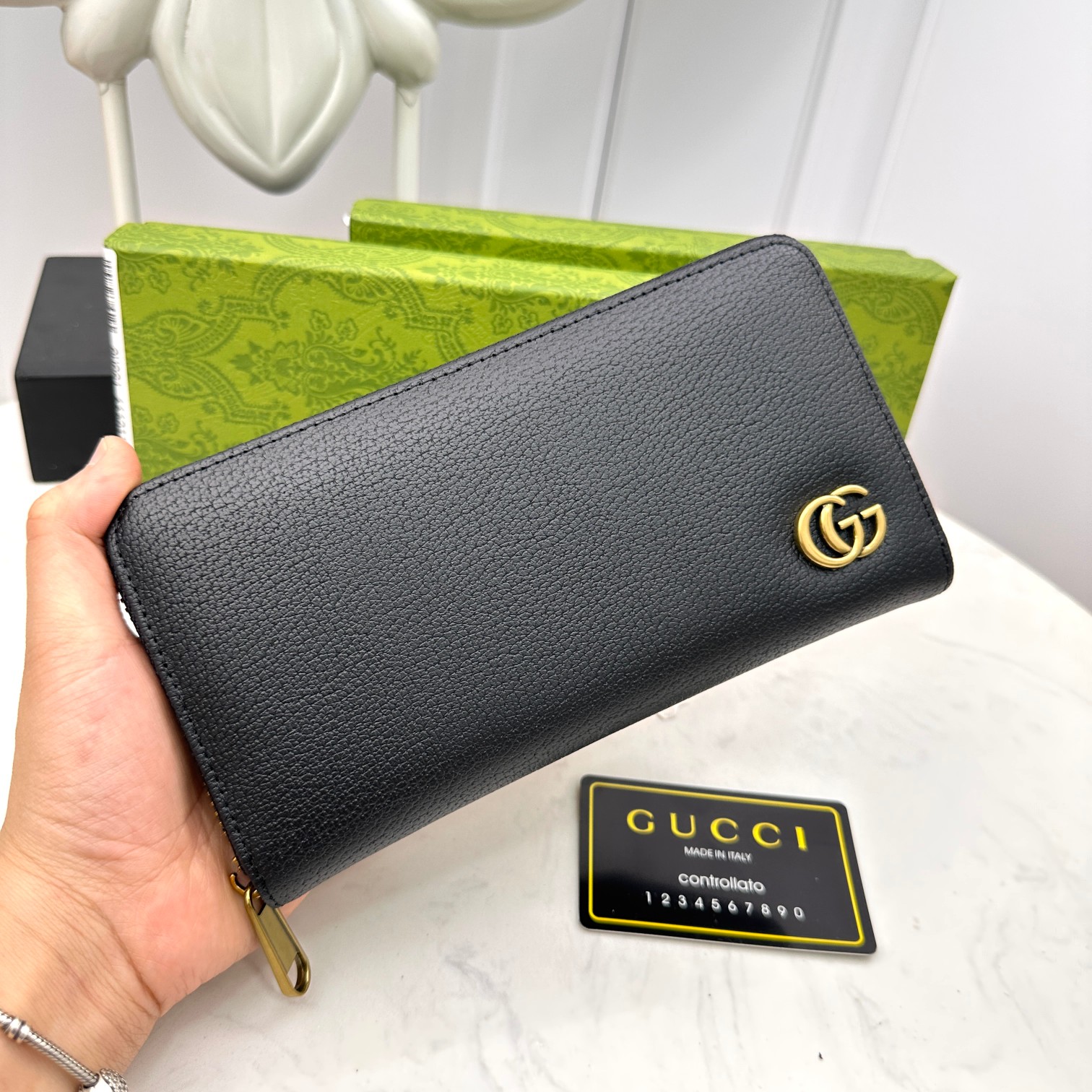 Gucci Wallet Black Cowhide Fashion