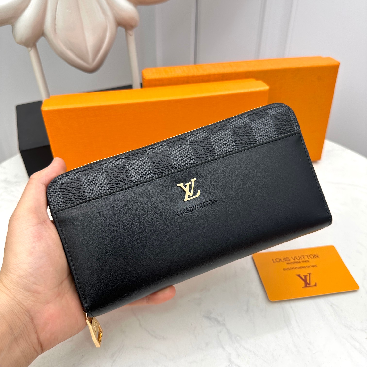 Louis Vuitton Wallet Black Cowhide Fashion