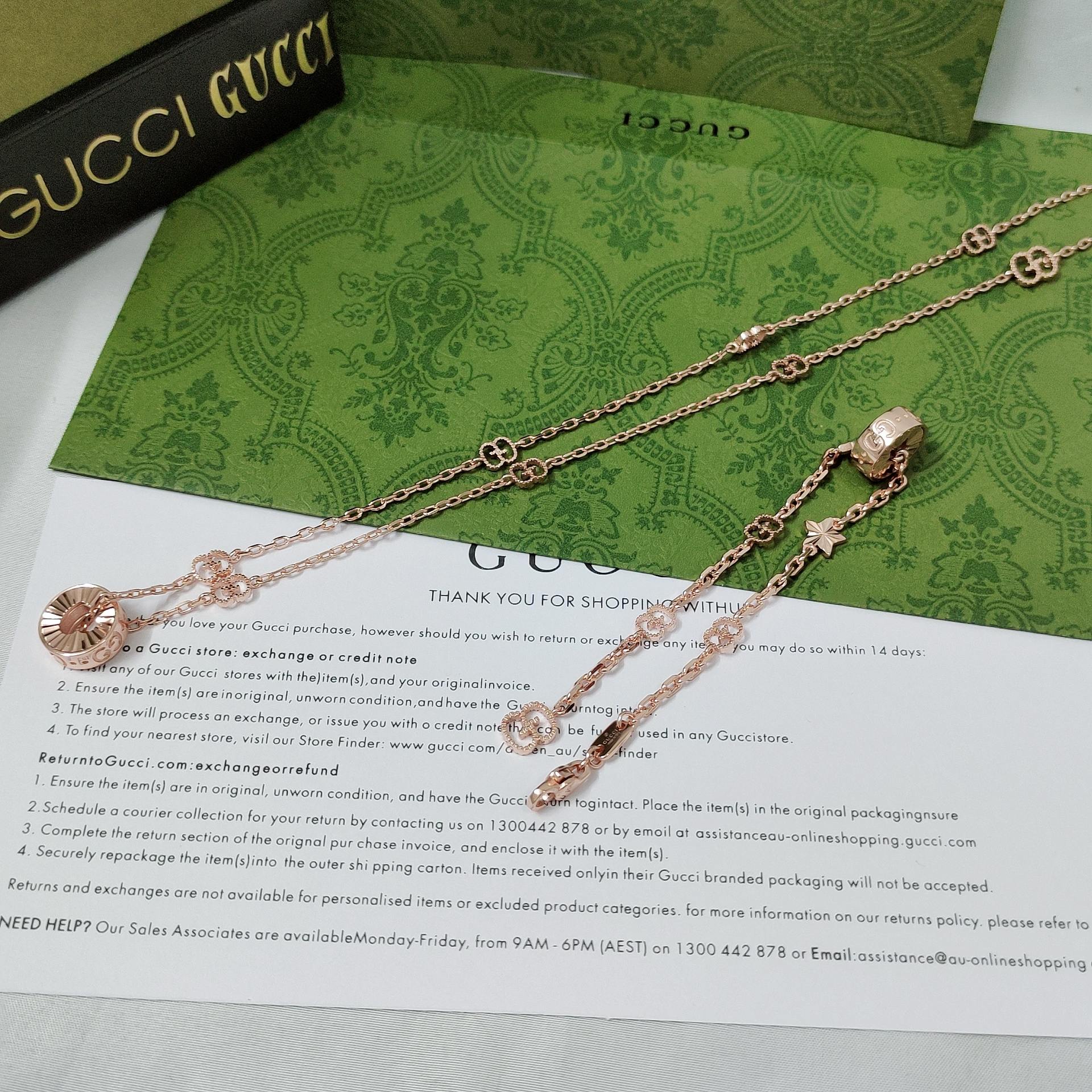 NO:111101,Gucci lcon series new styles create classic items with exquisite and modern new styles. The complex carved details bring fantasy charm. Love patterns are the brand's favorite design symbol. Integrate GG patterns to interpret the brand's style. Two big logos present the design highlights for this precious rose gold necklace. 55cm adjustable, jewelry quality, gucci, necklace19860909Gucci lcon系列全新款型 以精致现代的全新风格打造经典单品 繁复的刻花细节带来奇幻魅力 爱心图案作为品牌钟爱的设计符号 融入入GG图案演绎品牌风范 俩大标志为这款珍贵的玫瑰金项链呈现设计亮点 55cm可调节,饰品精品,gucci,necklace,Jewelry