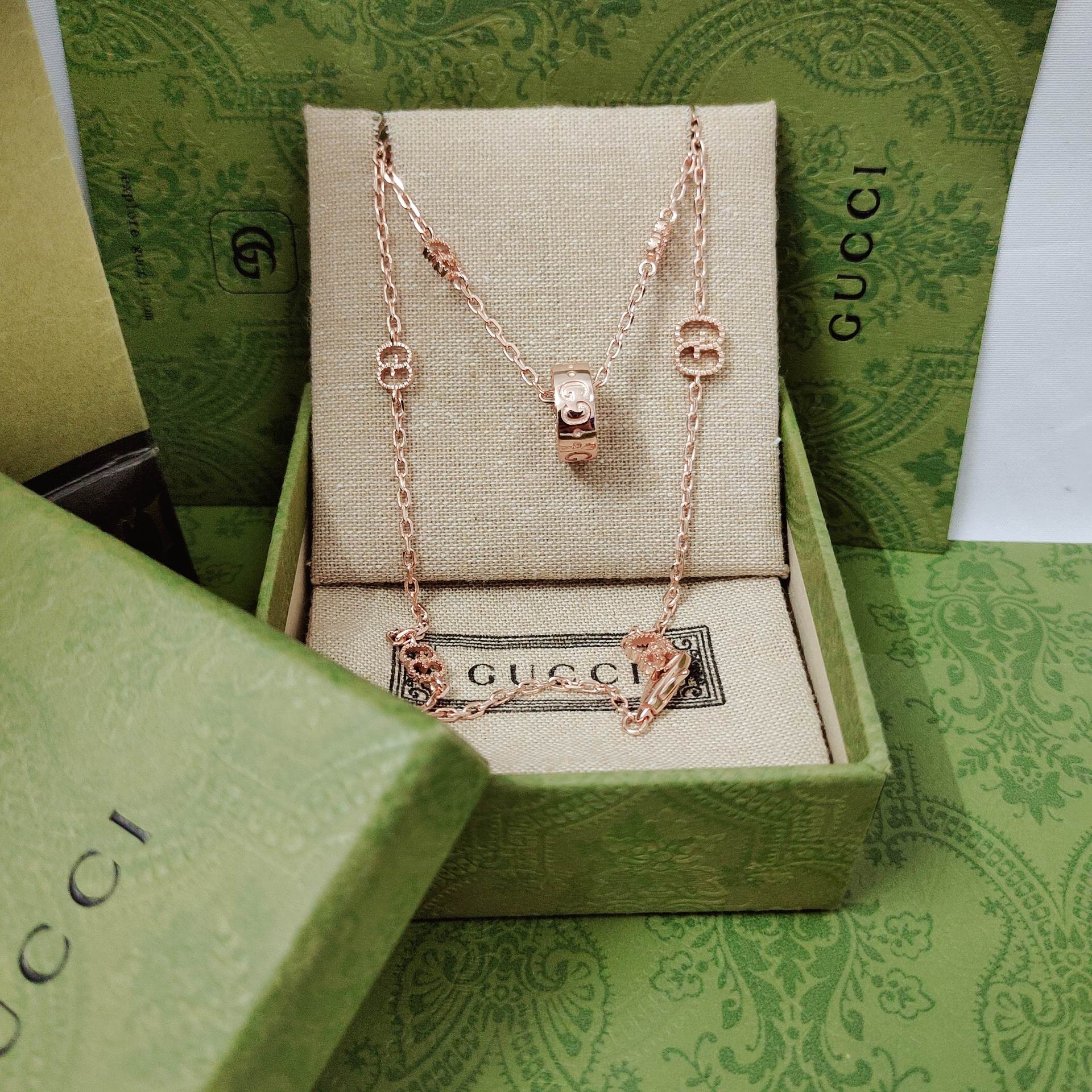 Gucci アイコンシリーズ 全新デザインのローズゴールドネックレス