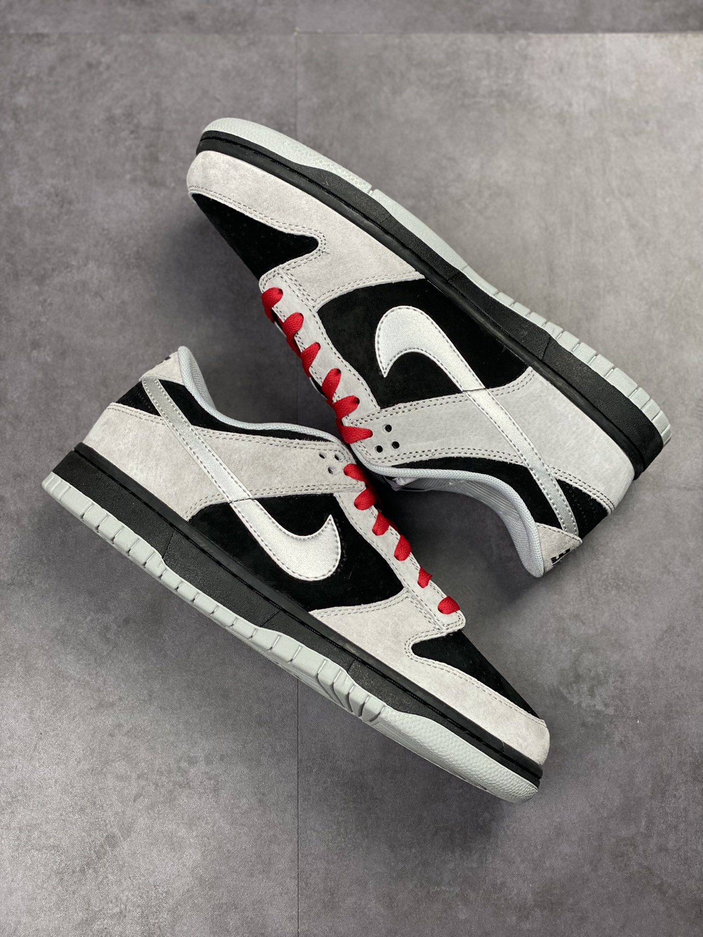 200 NIKE SB Dunk Low 大友克洋 DD3699-008