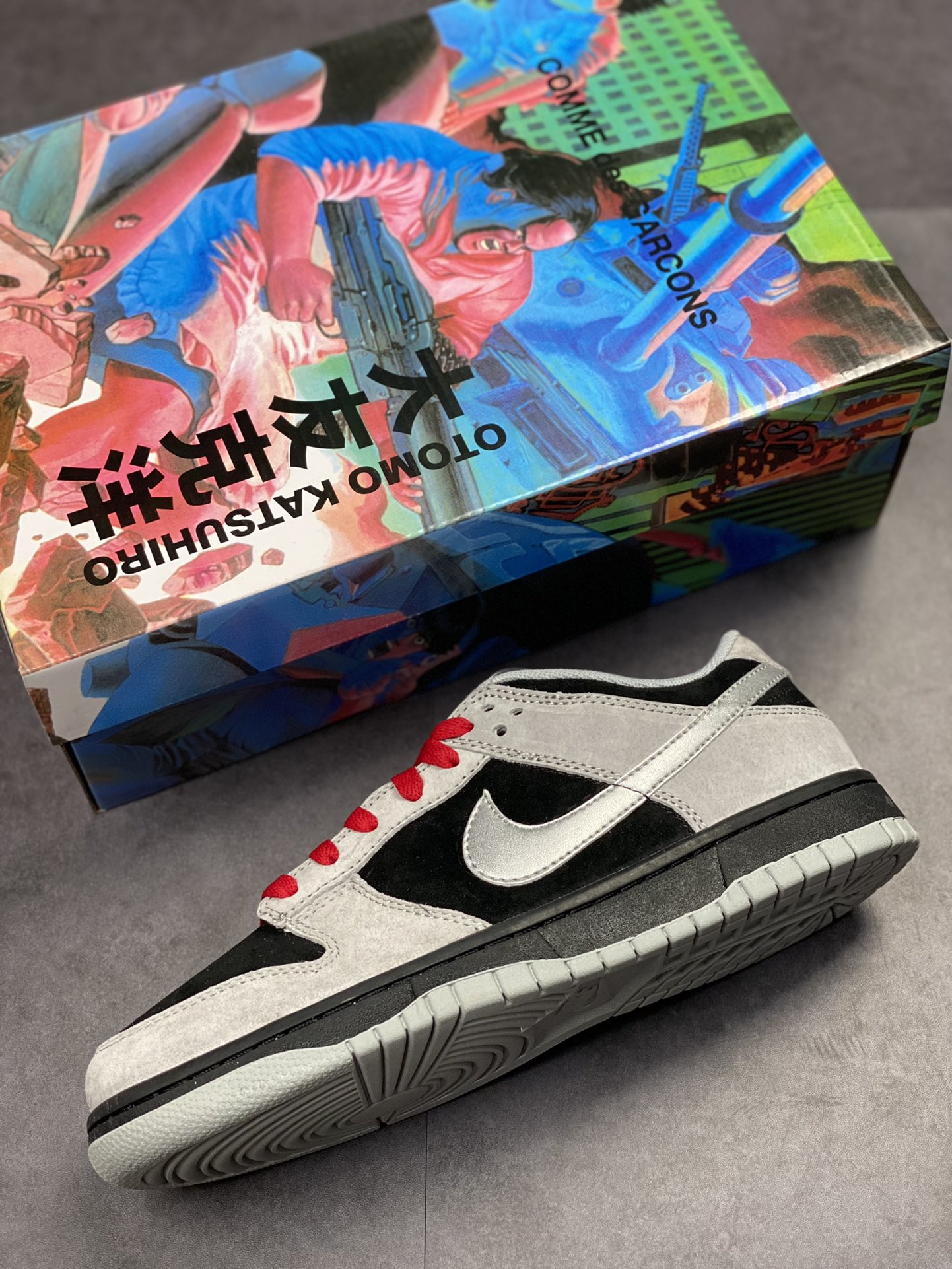 200 NIKE SB Dunk Low 大友克洋 DD3699-008