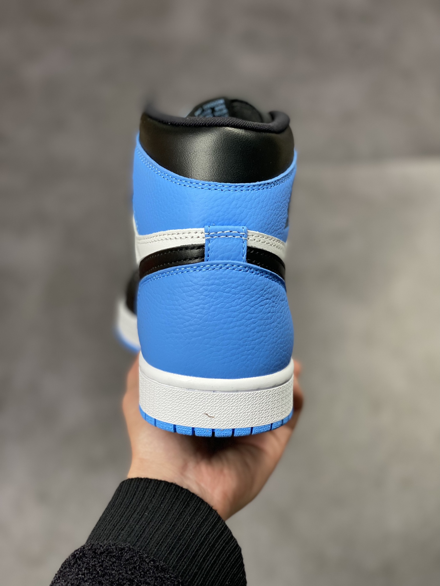 260  Air Jordan 1 High OG ”University Blue” 黑蓝脚趾DZ5485-400
