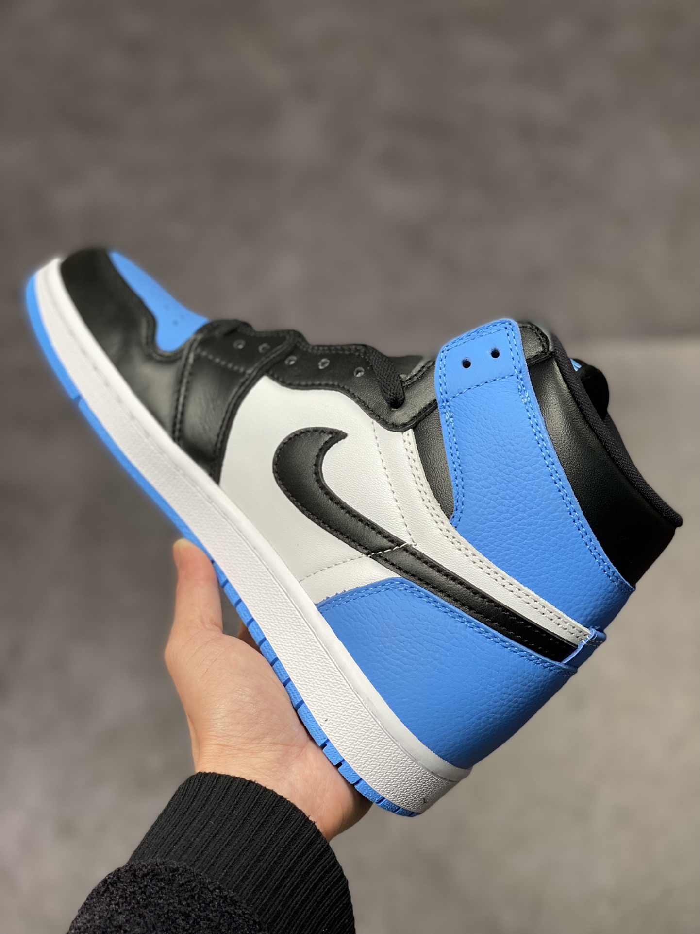 260  Air Jordan 1 High OG ”University Blue” 黑蓝脚趾DZ5485-400